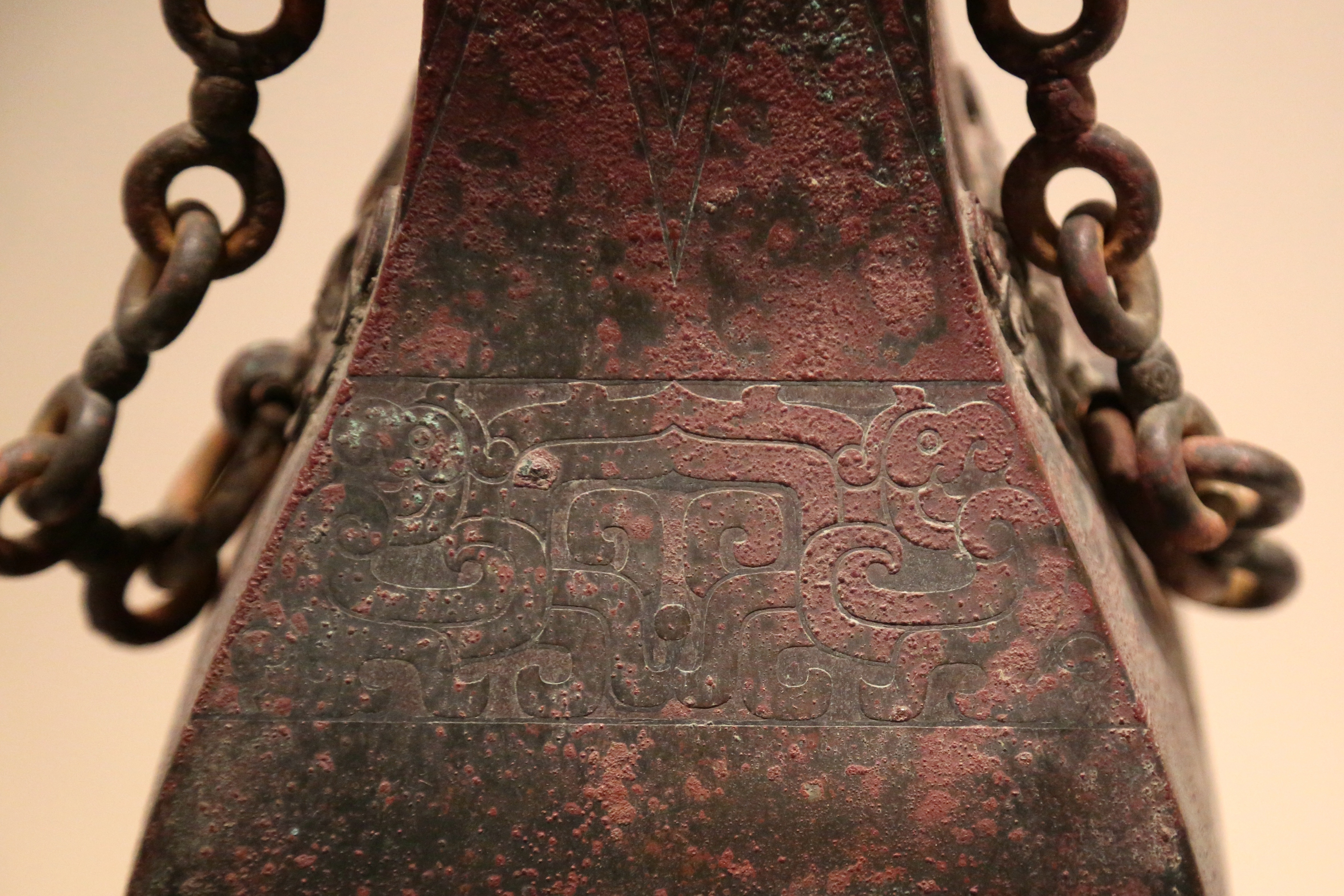 每天一件青铜器 陕西咸阳博物馆藏1966年咸阳市塔尔坡青铜器窖藏出土战国:凤鸟纹