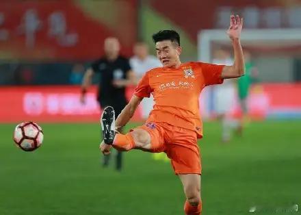 戴琳把欠球迷潘硕的钱还清，还多还5000元，说明老戴也非老赖，只是现金周转不灵。