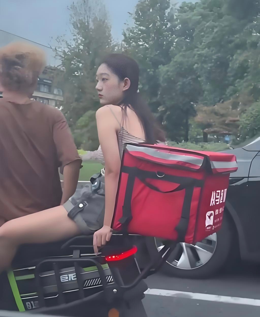 真的想不明白，黄毛到底有什么魅力？？ 