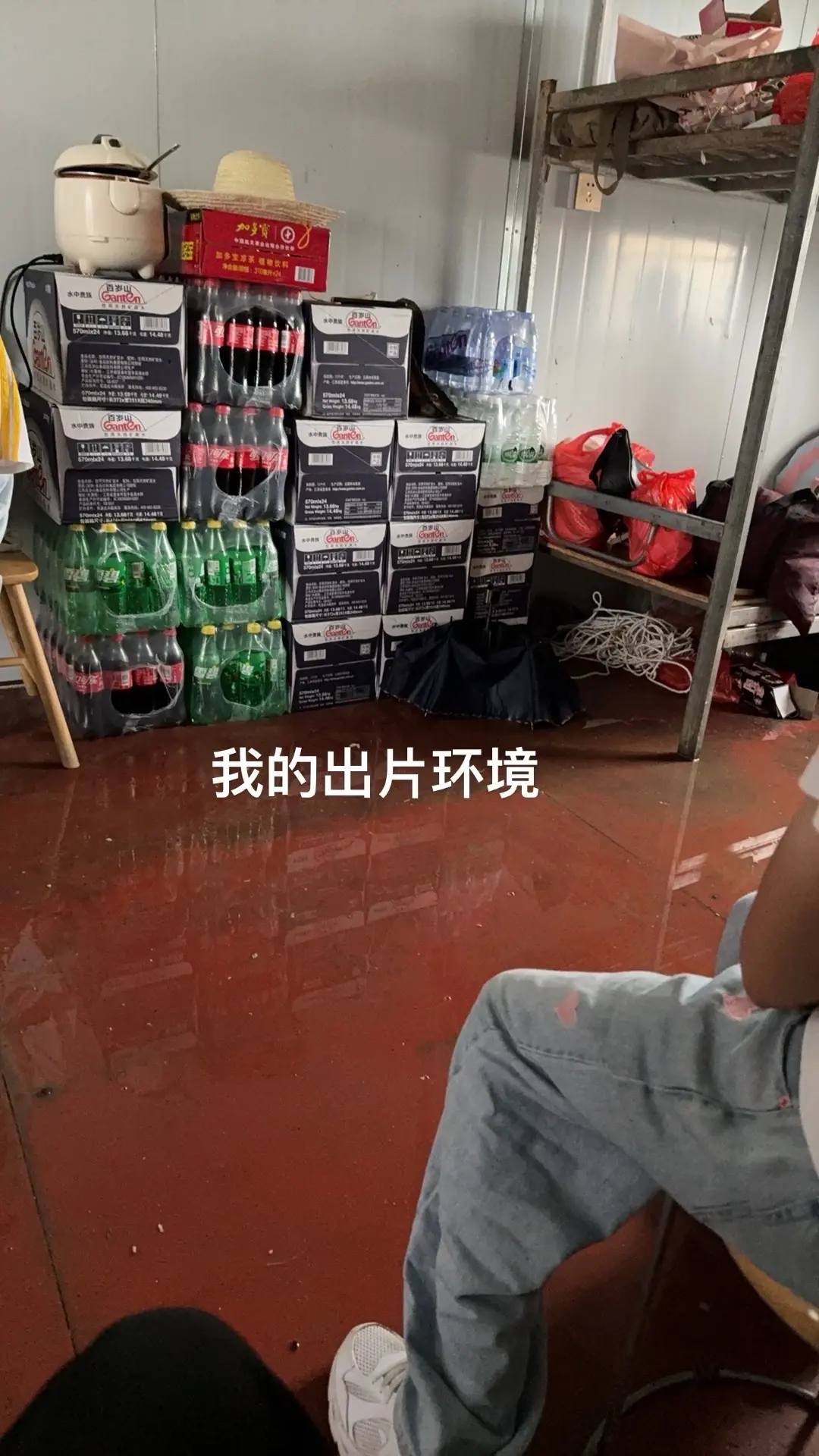 突然下暴雨被困在小房子里了。。但是鄱阳湖你真的好美