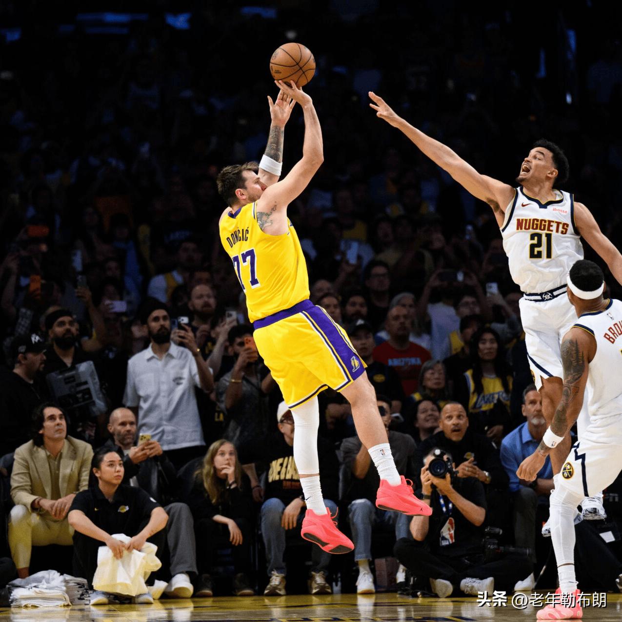 21世纪连续30+场数：东契奇两次11场第六，19年哈登32场第一

3月27日