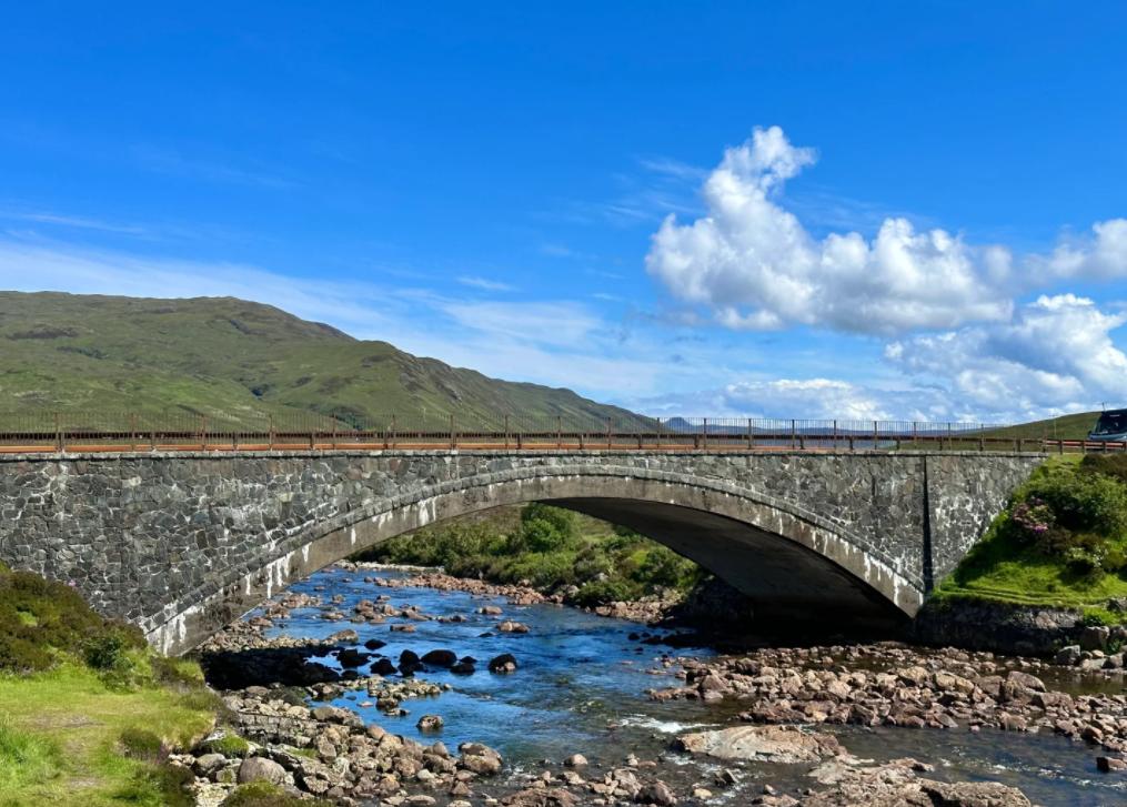 婚后必须明白：和婆婆别走太近！
亲爱的朋友们大家好，我是海林小百科。今天我们来看