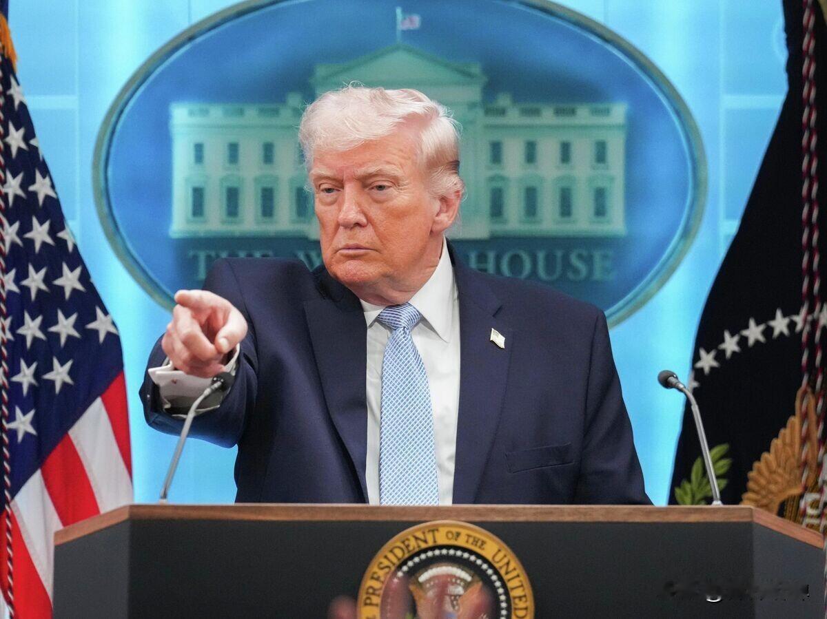 北约可能在未来十年内瓦解，美国政府已经发生变化。
花数万亿美元抵抗俄罗斯，这很荒