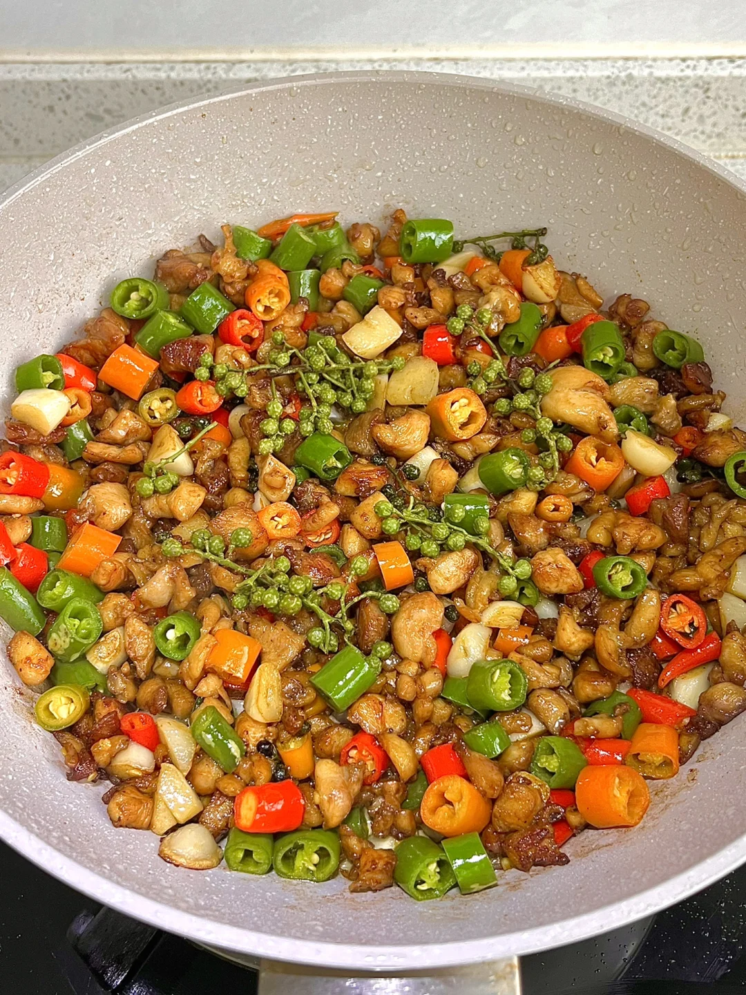 这样做也太下饭了！！双椒鸡丁！！麻辣鲜香！！