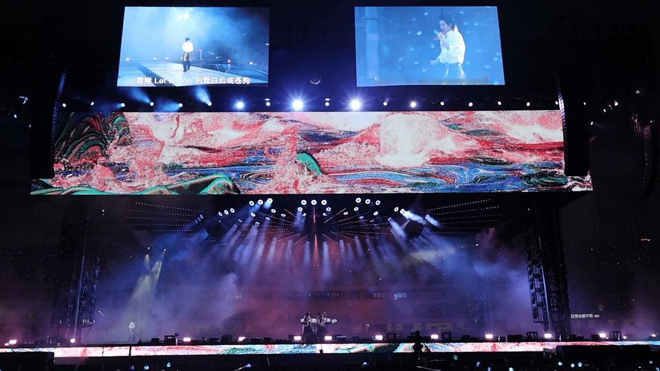 #华晨宇健身了吗#华晨宇的肌肉线条，真是帅到没朋友！硬朗有型，力量感十足，简直是