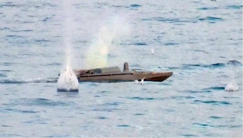 [太阳]黑海出现无人艇追杀无人艇，乌军称“萨尔甘-3000”用12.7毫米机枪击