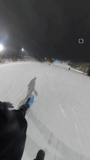 在滑雪场不能穿白色滑雪服的原因...海外新鲜事 热点现场