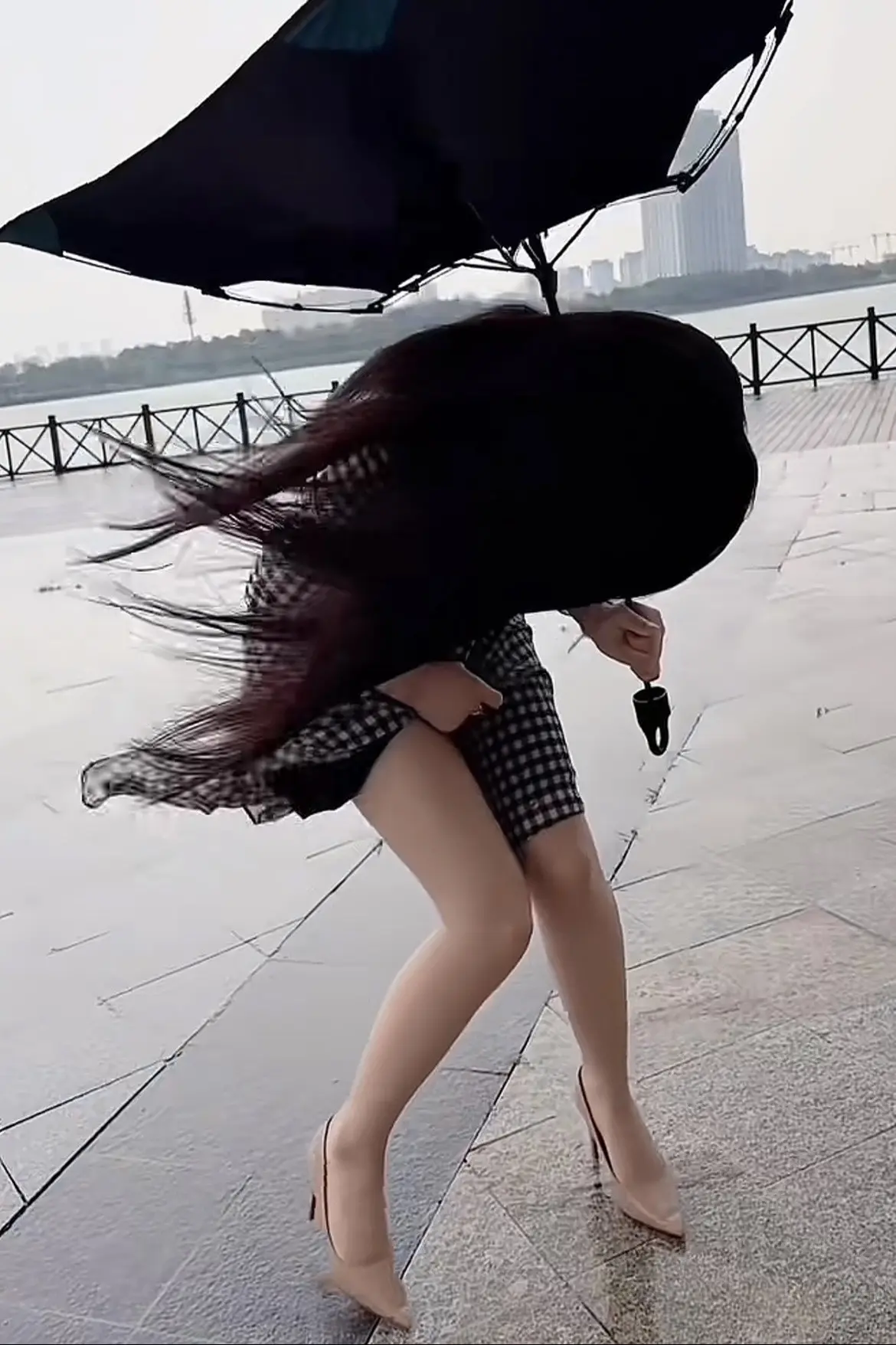 风太大了
