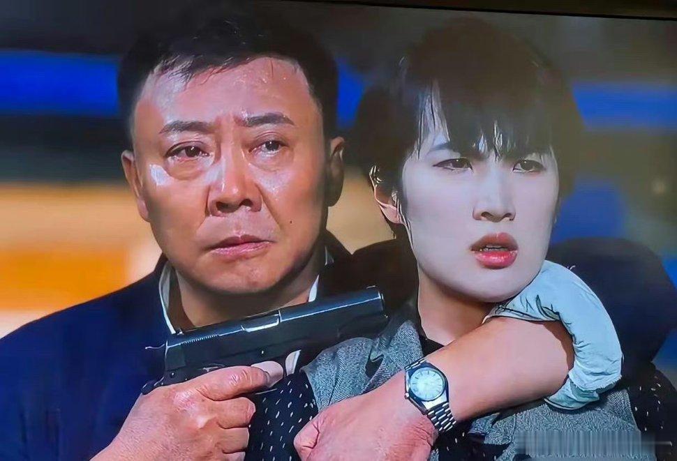 这个女的是谁呀？怎么热度这么高？ ​​​