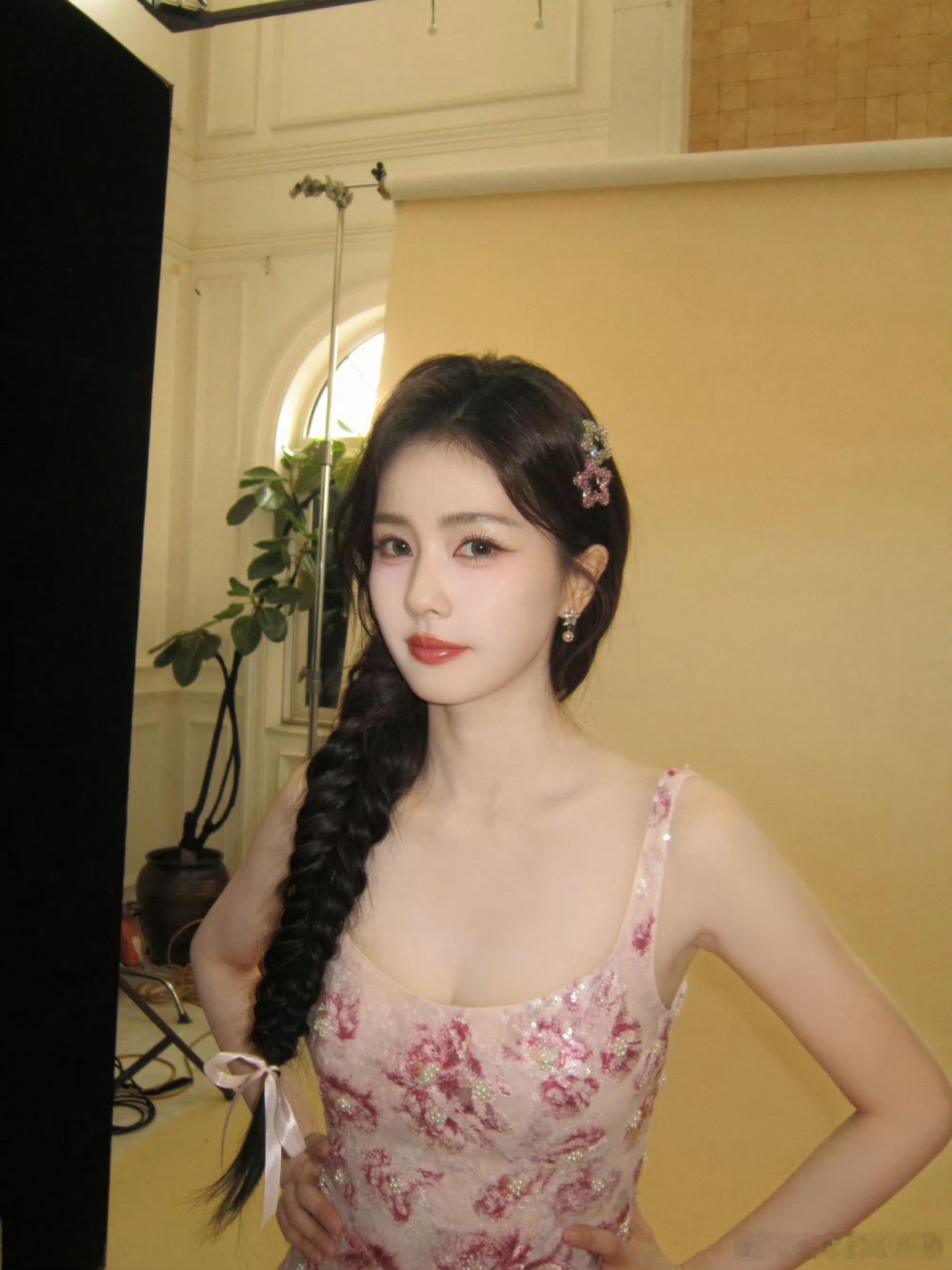 曝白鹿提名金鹰奖最佳女主有消息说白鹿提名金鹰奖最佳女主，一路拍戏踏踏实实，观众都