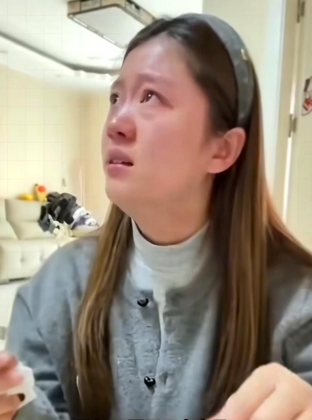 4月28日，河南“孕妇买200元水果遭丈夫辱骂”事件反转，经平台核查发布通报：当