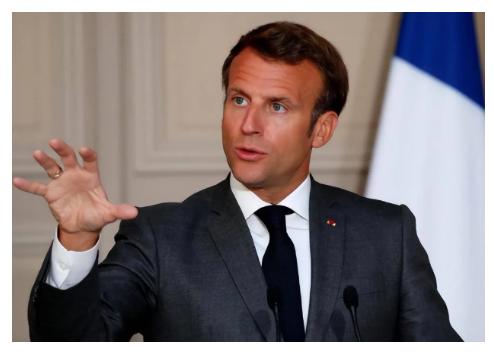 法国总统马克龙放出狠话，给欧盟27国下达一道“最后通牒”：要在1月6日之前统一对