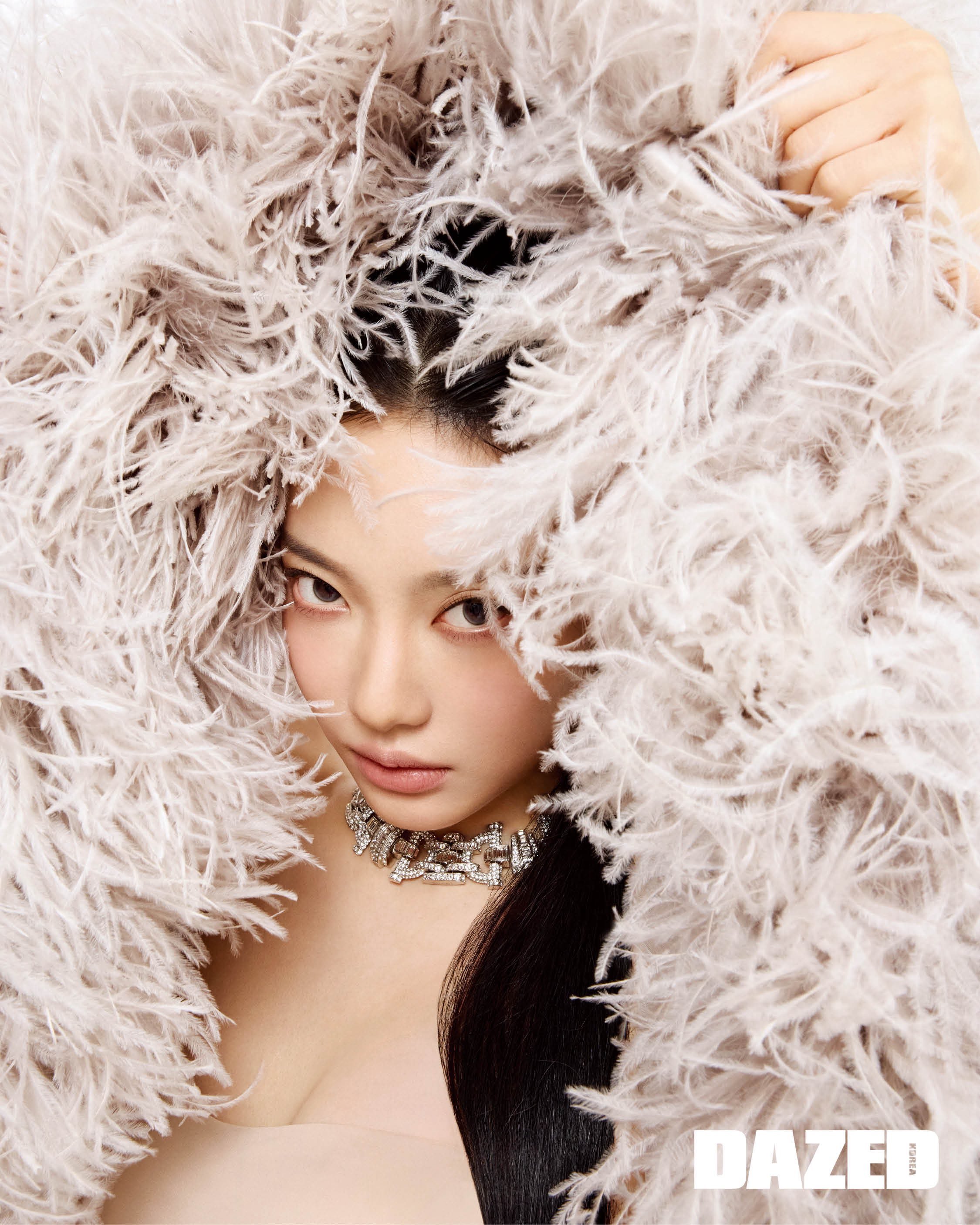 宁艺卓 × Dazed Korea 3月刊内页图📸 