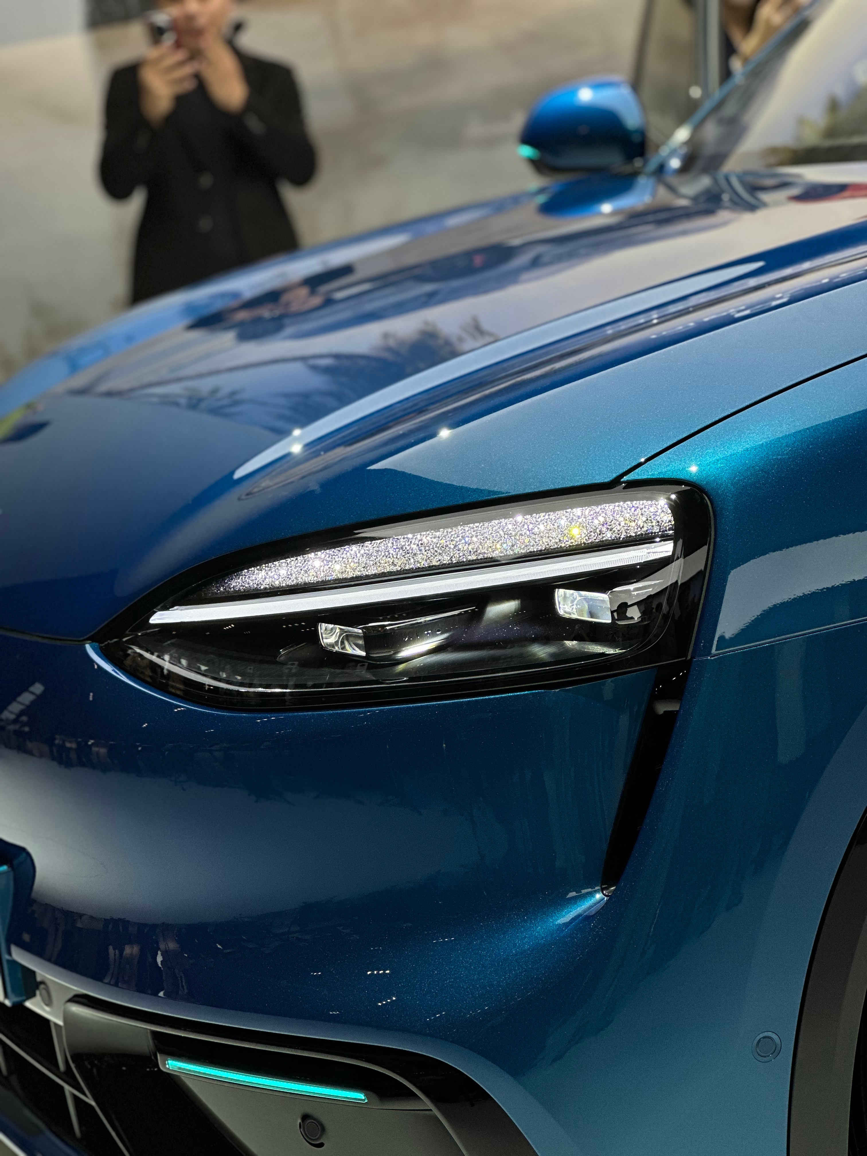 意向金订单有个好处就是可以随时改配置刚才想了想M6 这车地台应该不会太高踏板如果