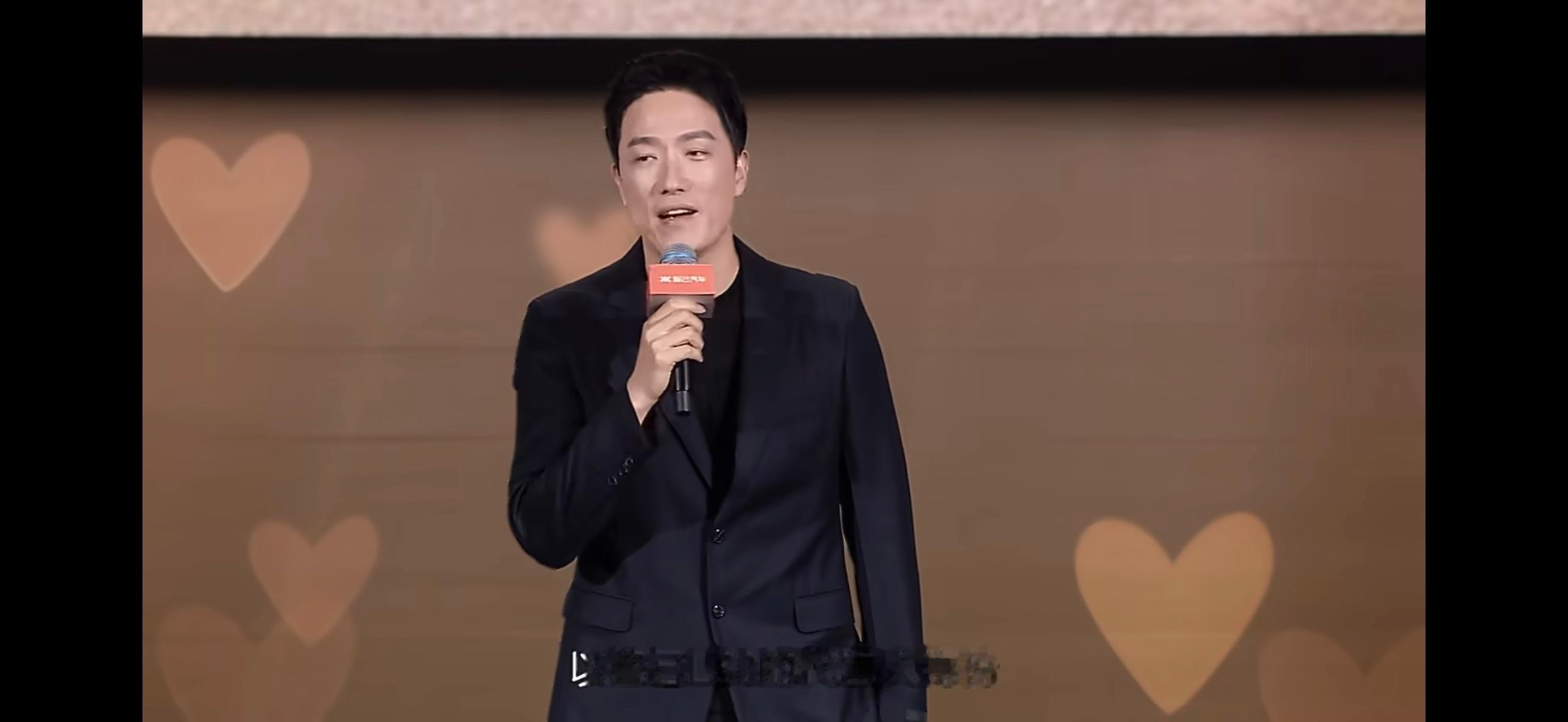 找翔哥代言找得好啊，靠谱。（图四：原来智己一共找过三位代言人了...）大车掉头确