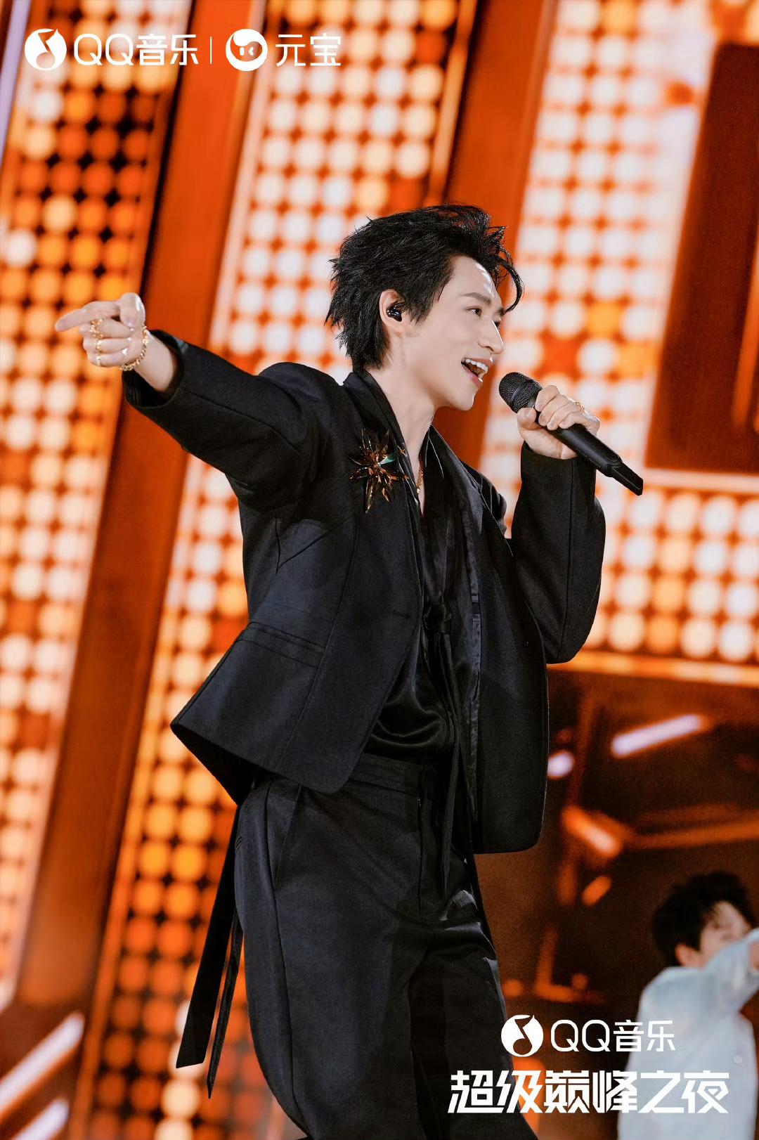 超级巅峰之夜对舞台最严厉的现场超级巅峰之夜一款歌手大考舞台超级巅峰之夜简直是歌手