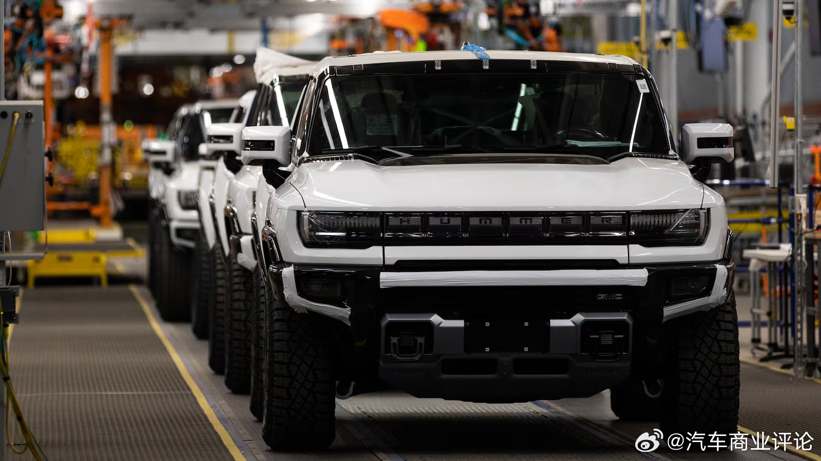 通用汽车再次暂停底特律电动汽车生产线由于需求下降，通用汽车再次暂停了底特律一家电