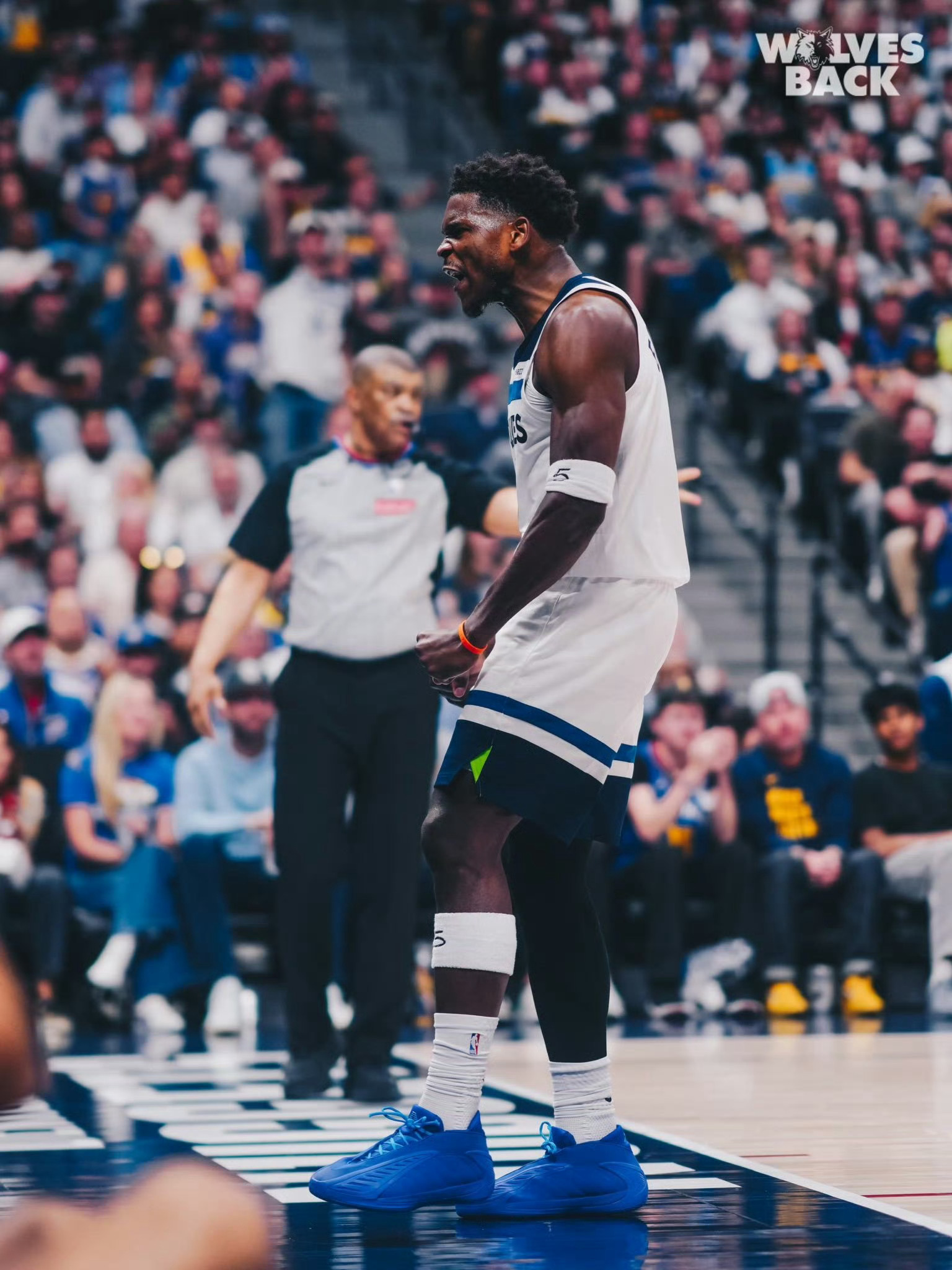 血战丹佛，布劳恩丢关键罚，森林狼还活着。1比1了