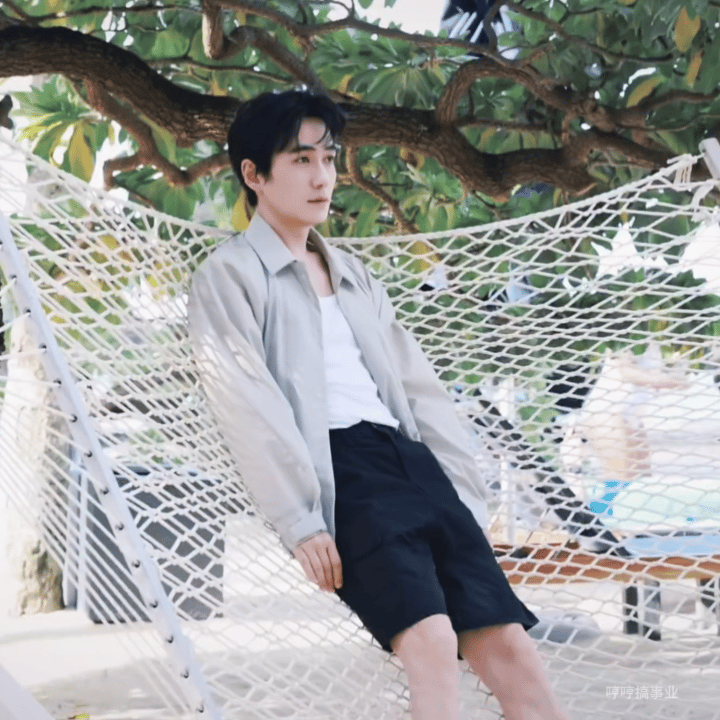 只能中午看，因为早晚会爱上朱一龙