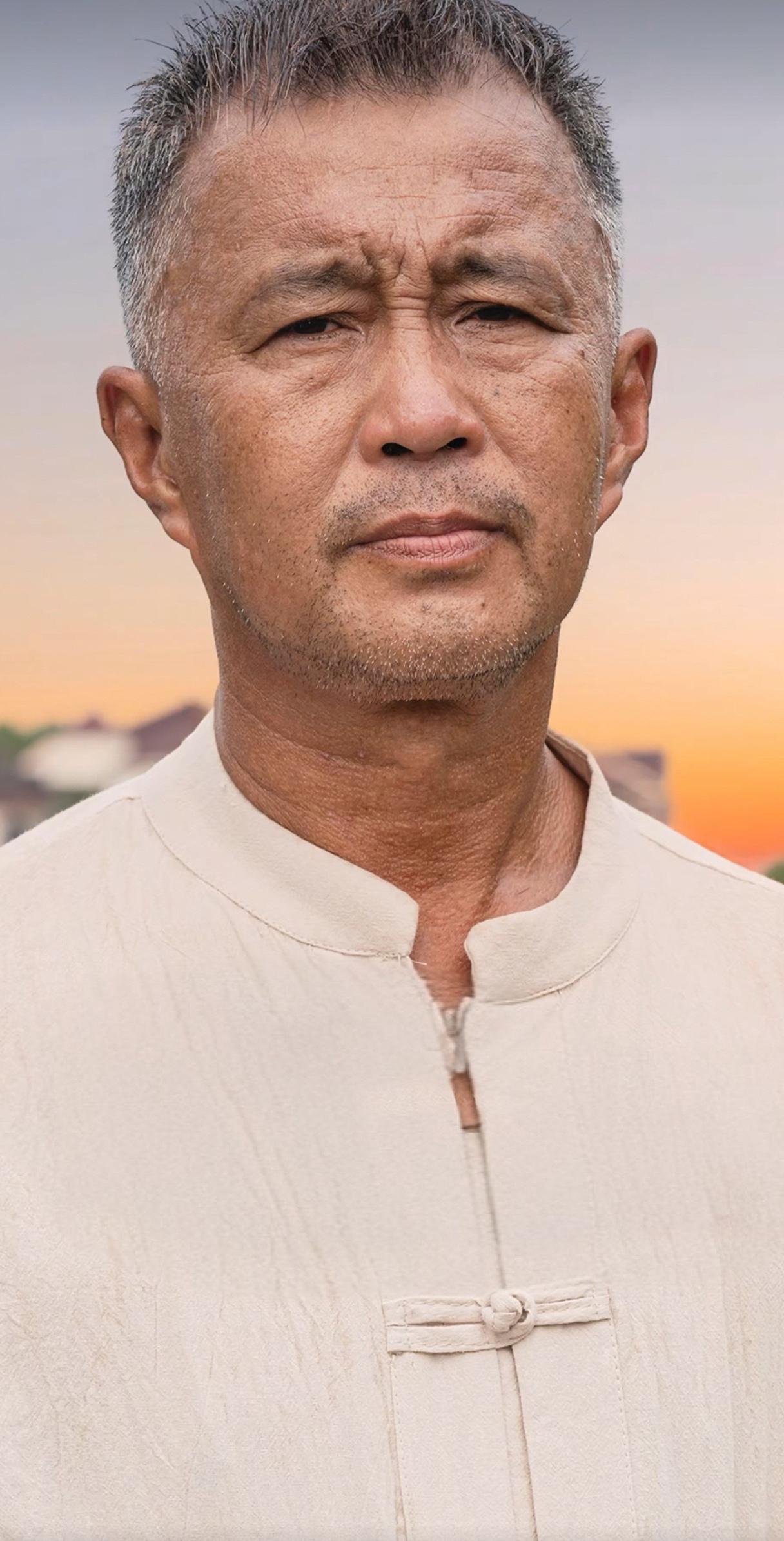 今天无意中刷到流浪大师“沈巍”在直播，说了一句，“粉丝的利益是最大的利益”，“网