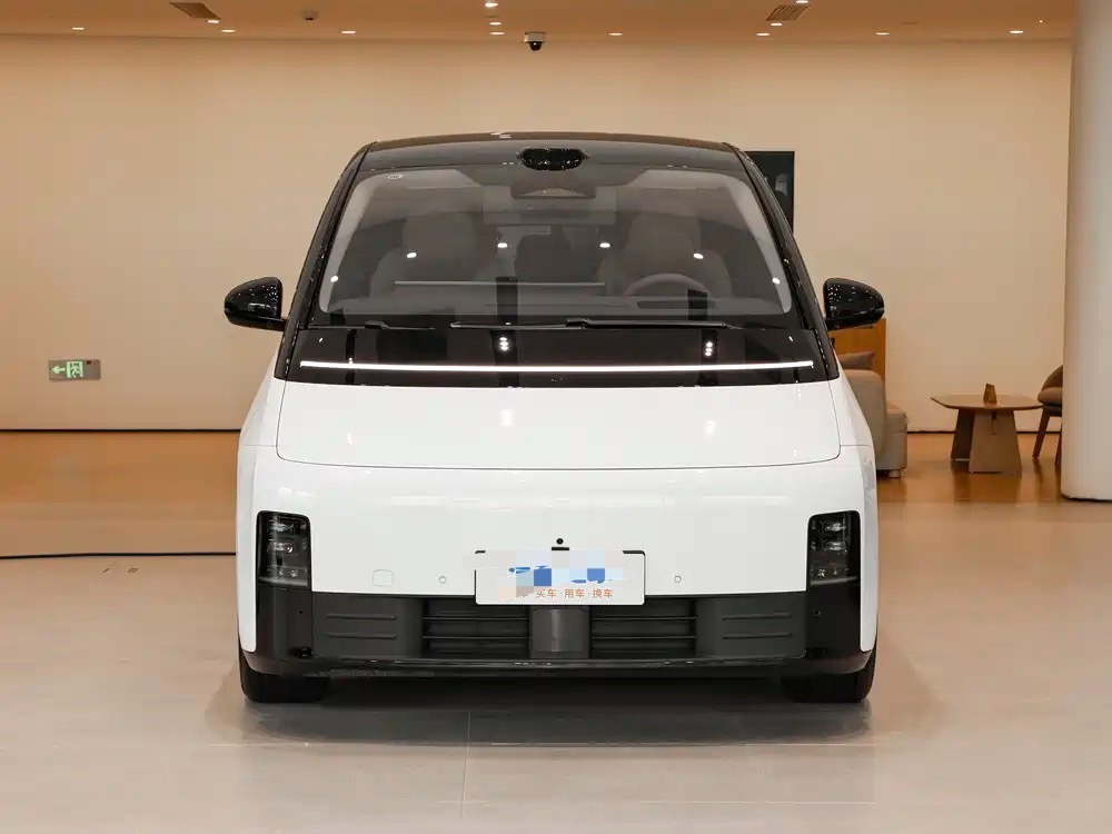 理想MEGA流线型大型纯电MPV，水滴流线造型辨识度拉满，当下热度最高纯电MPV