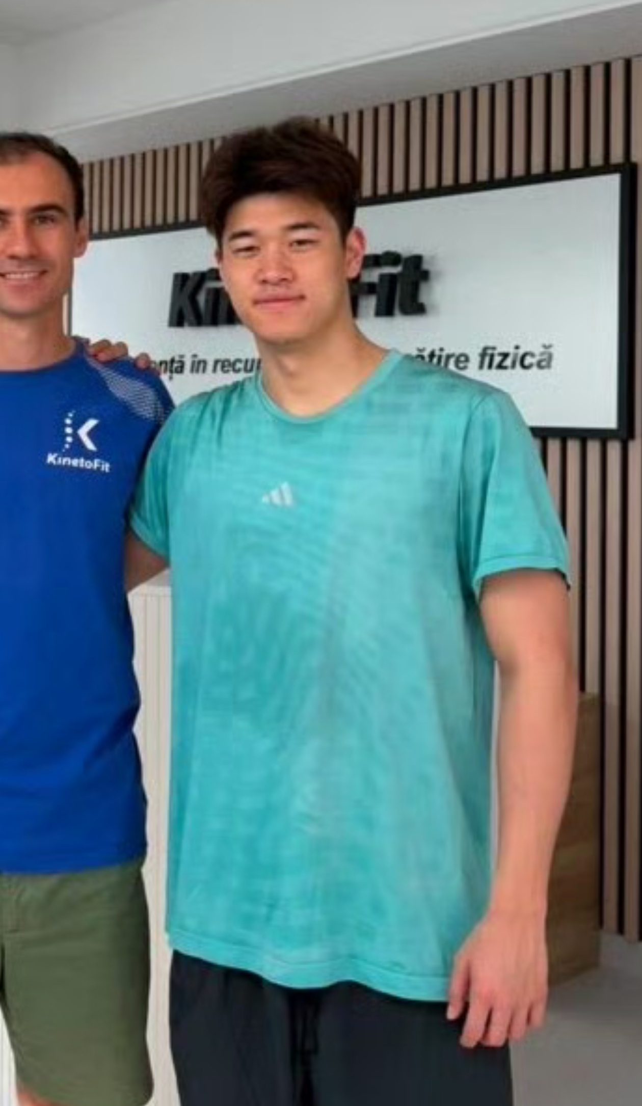 才几天又晒成小浣熊了