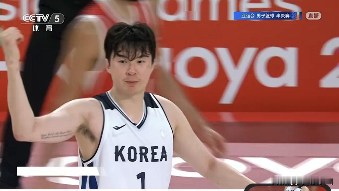 亚运会韩国男篮77-51大胜伊朗晋级决赛。
亚运会男篮半决赛，韩国队迎战伊朗队比