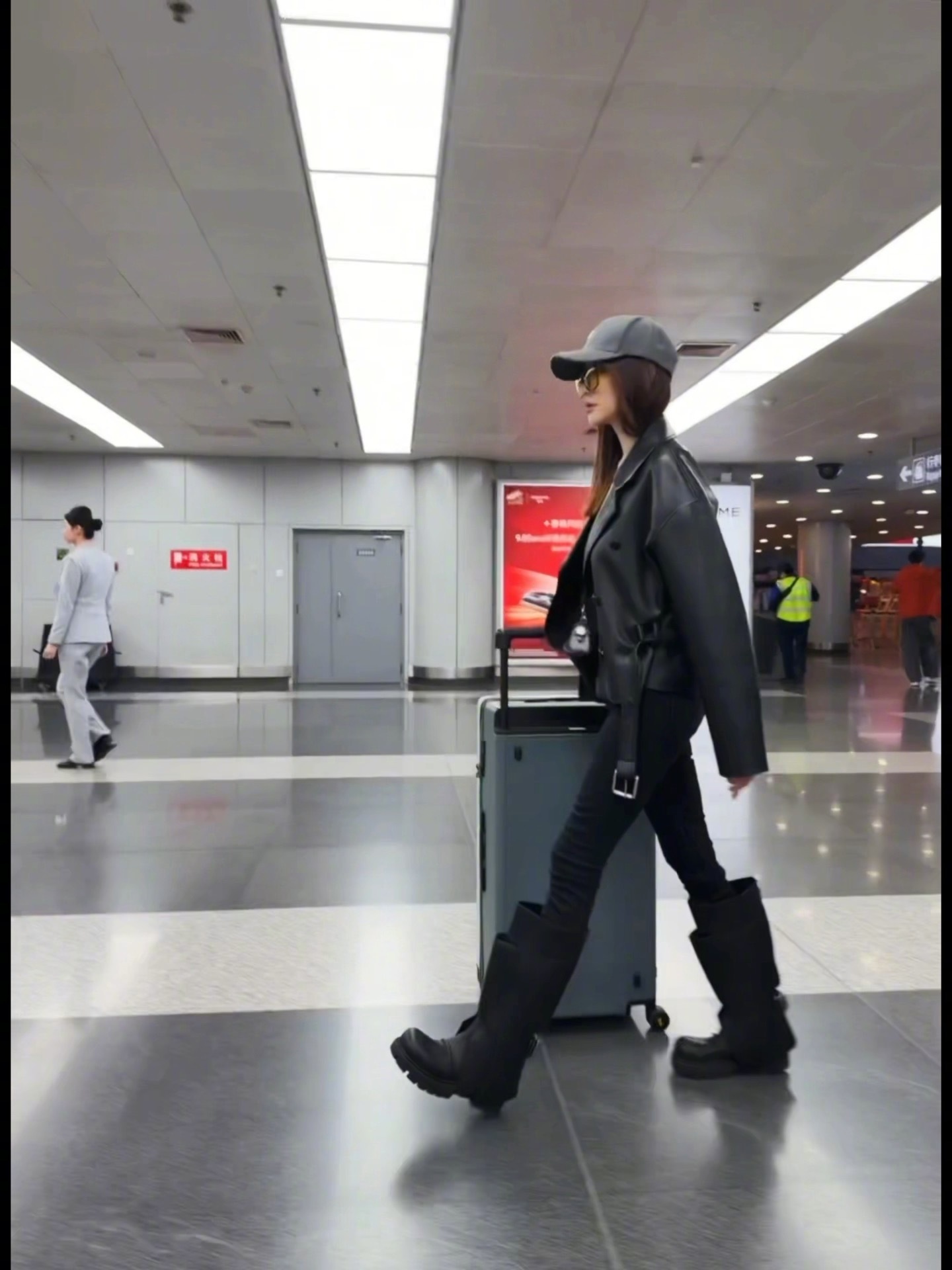 李小冉希望初舞台别摔跤乘风2026定档李小冉也要参加乘风2026了，说希望别摔跤