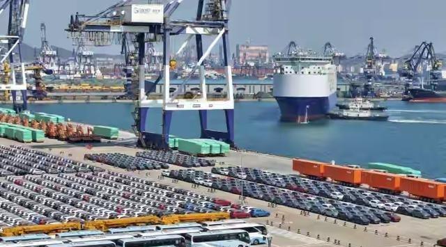 如今三大战场同时开打，中国一个举动，却是让西方悟了一个道理：欧洲能乱，中东能乱，