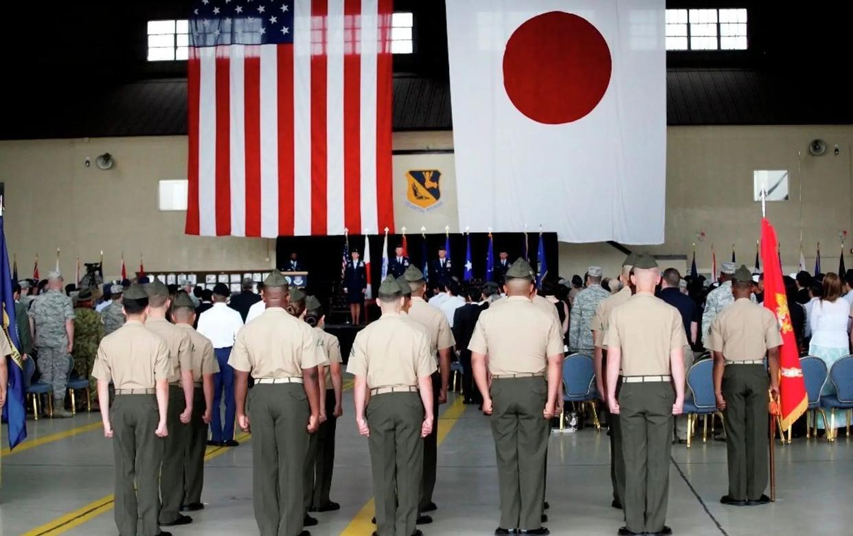 日本彻底沦为“炮灰”？美防长一声令下，驻日美军连夜开拔中东，冲绳基地秒变“攻击据