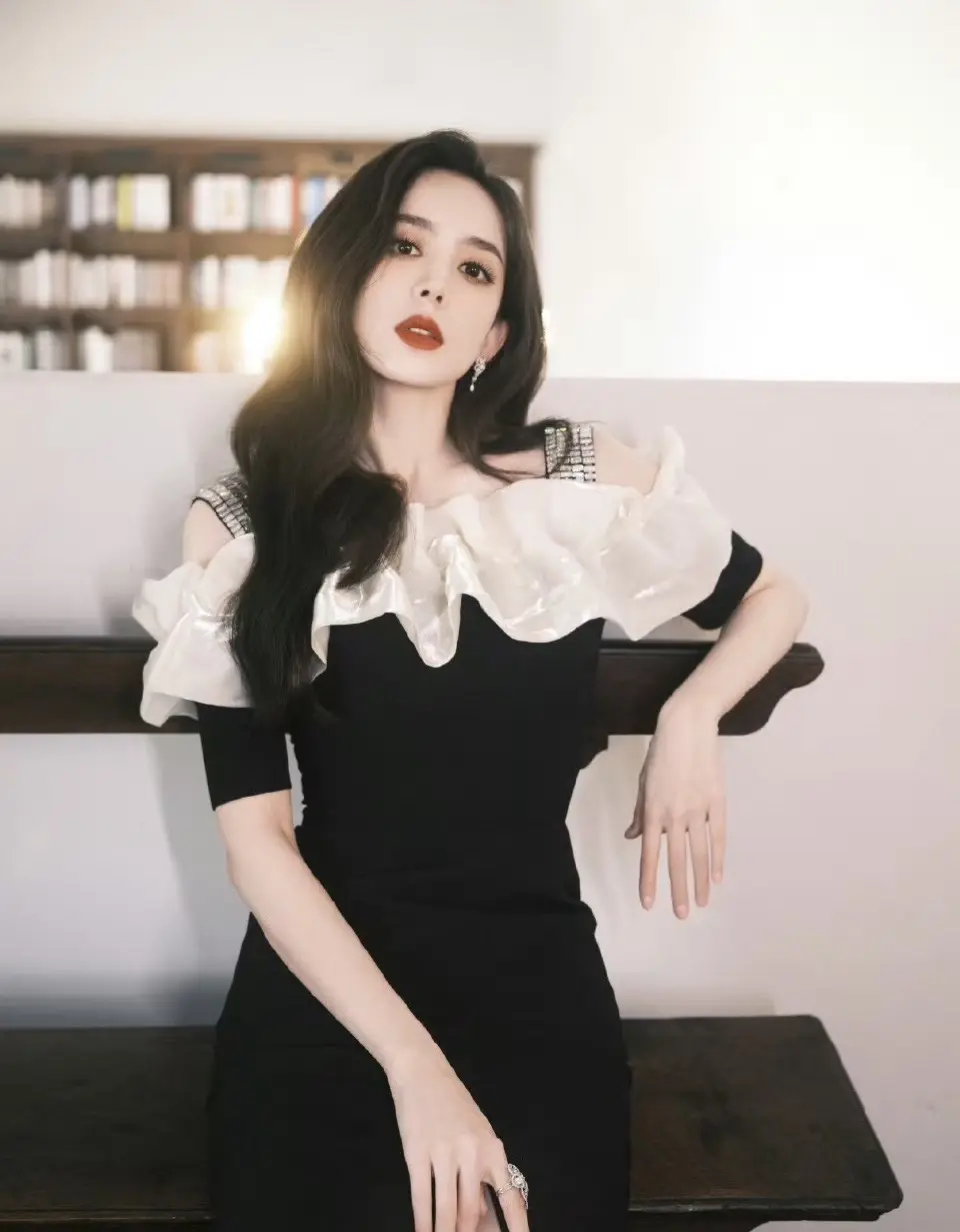 娜扎。