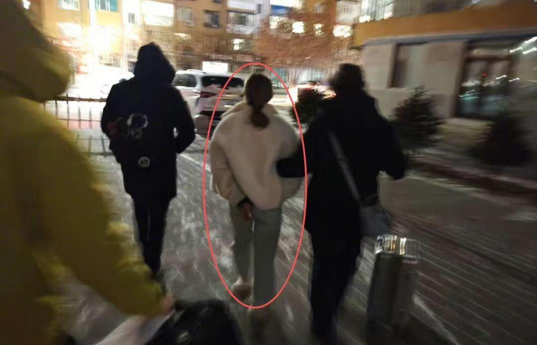 假书法协会主席骗走书法爱好者22万，竟还有人伪造印章颁证！
 
书法爱好者想进中