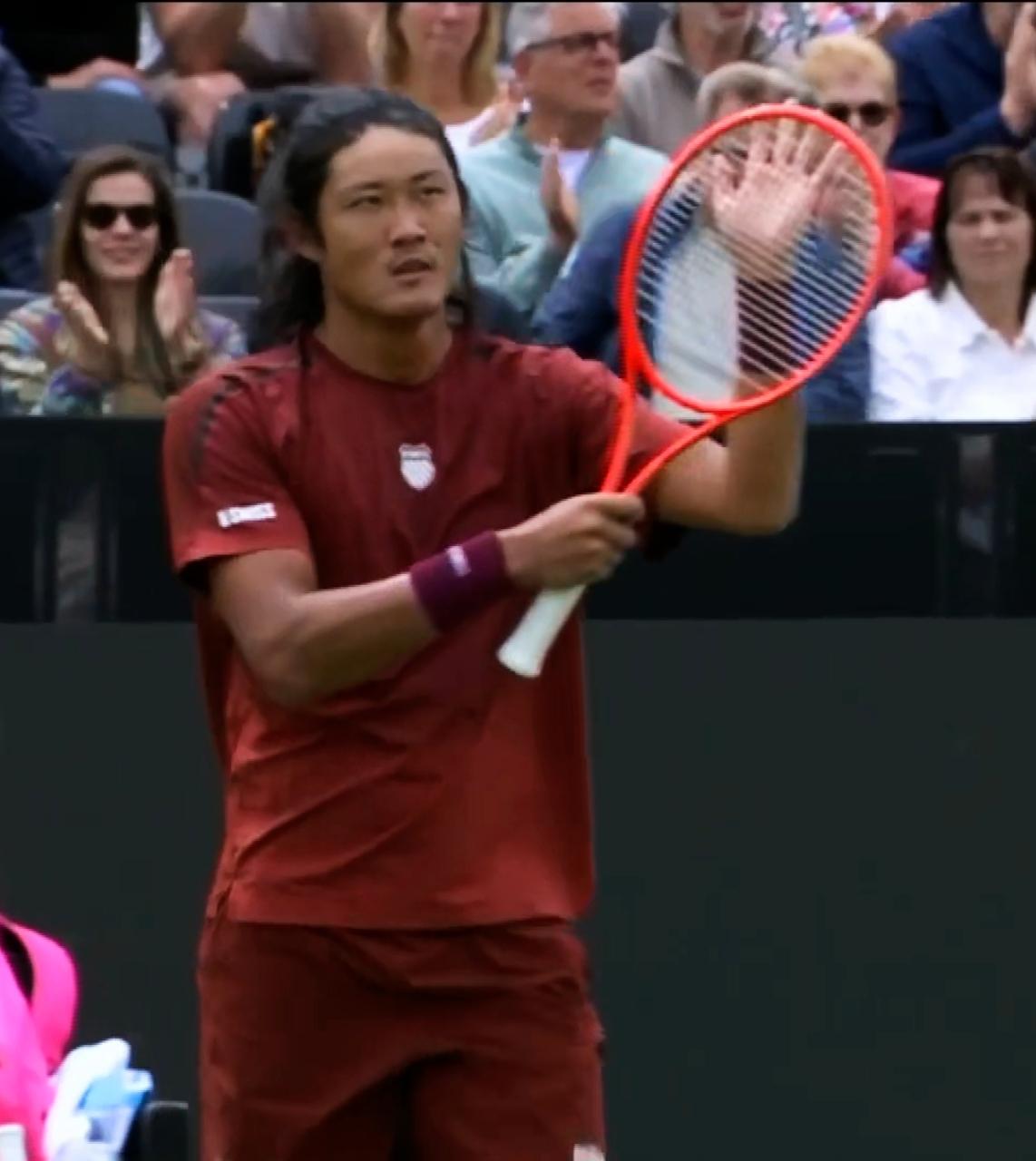 中国选手张之臻ATP250利贝马公开赛2：0完胜本土球员，闯进八强
      