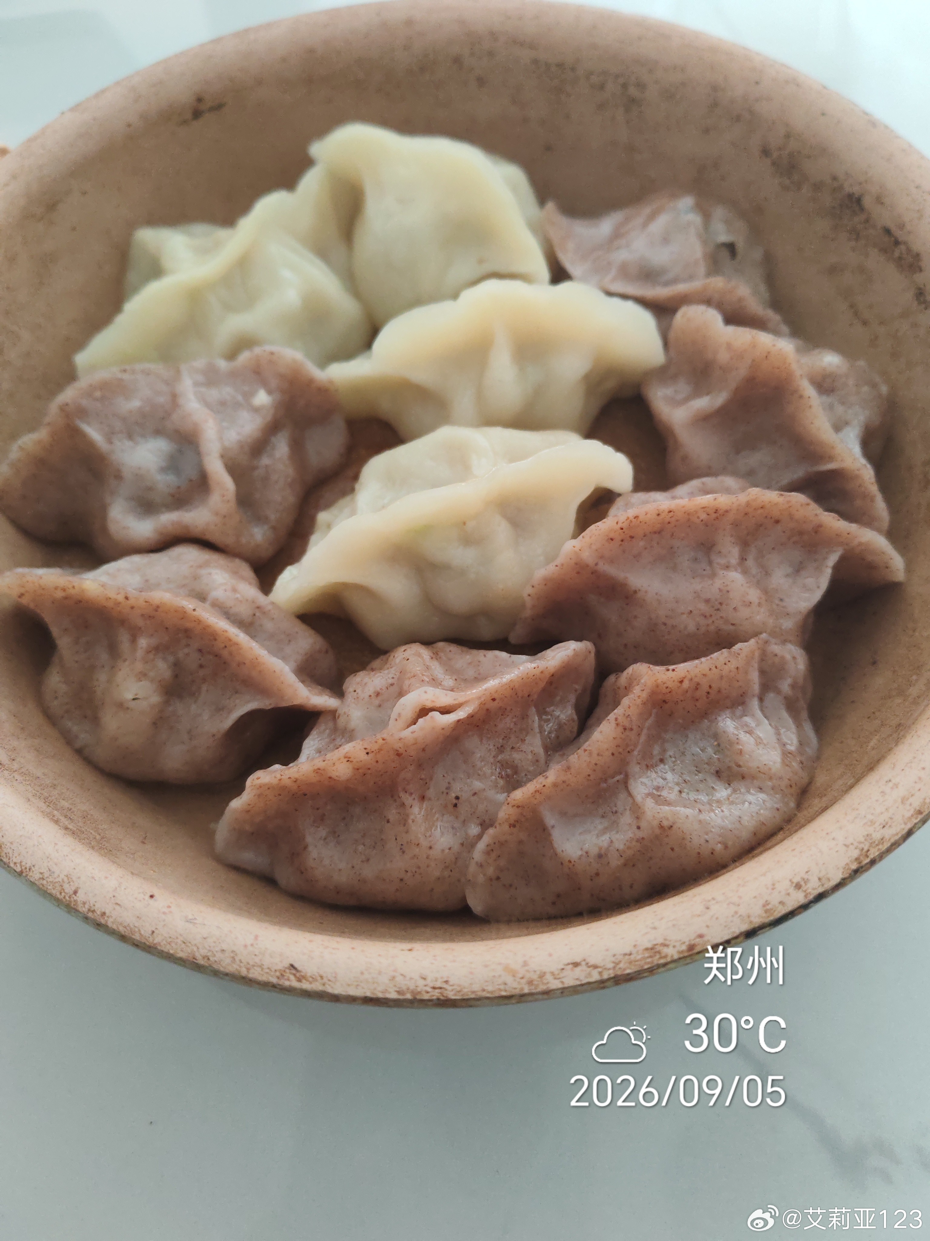 周末的作息大多是混乱的小律师记生活 早上起来嗓子疼，吃不下东西就喝了鸡蛋茶，感觉