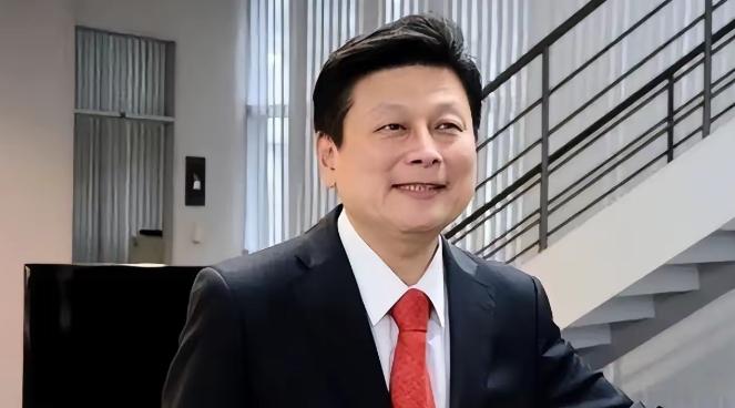 傅琨萁好样的！要跟民进党的军购预设死磕到底，一步不让。

傅琨萁已经明确表示，国