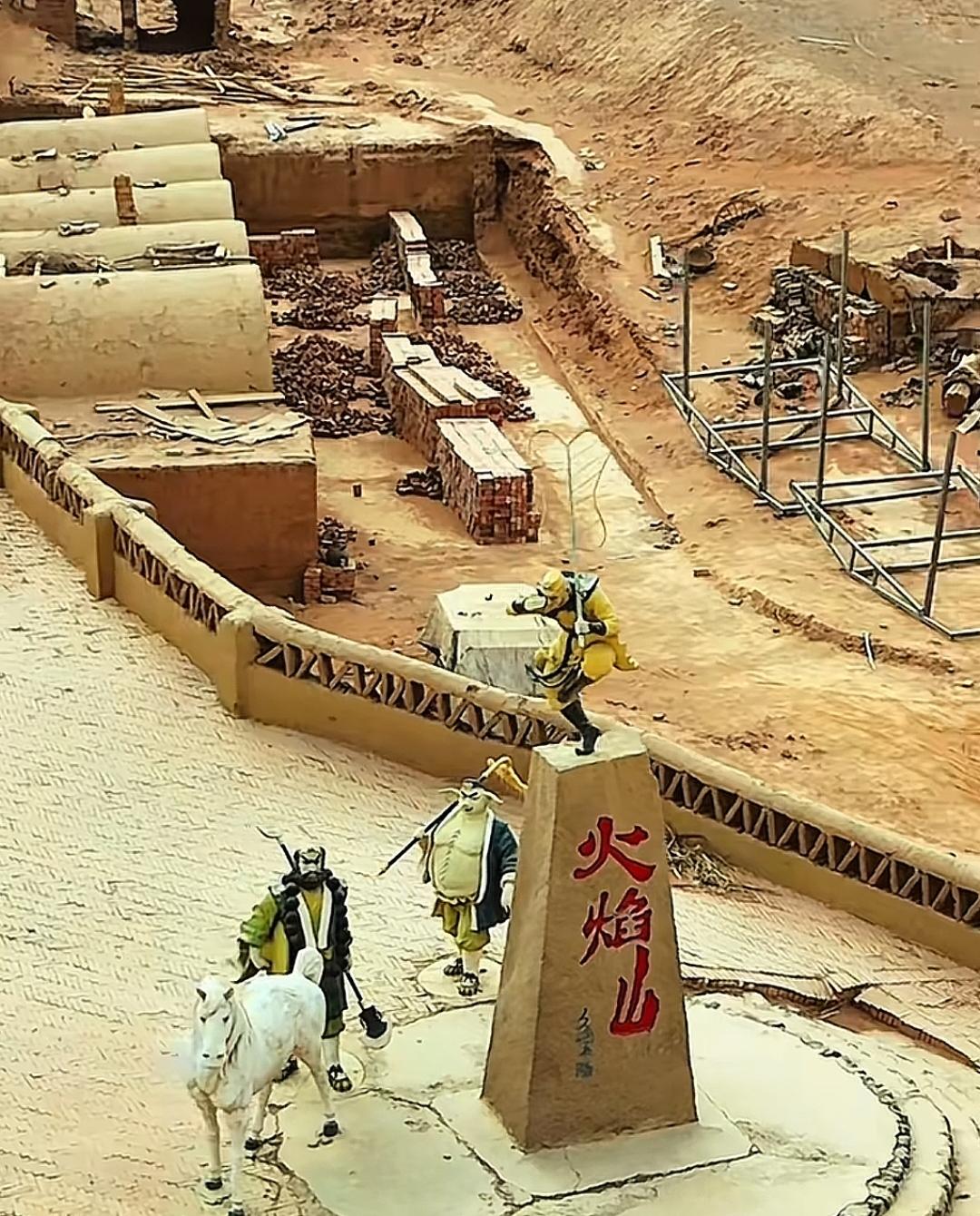 自从中国对外开放免签240小时后，大量外国游客涌入中国，领略中国的好山好水以及人