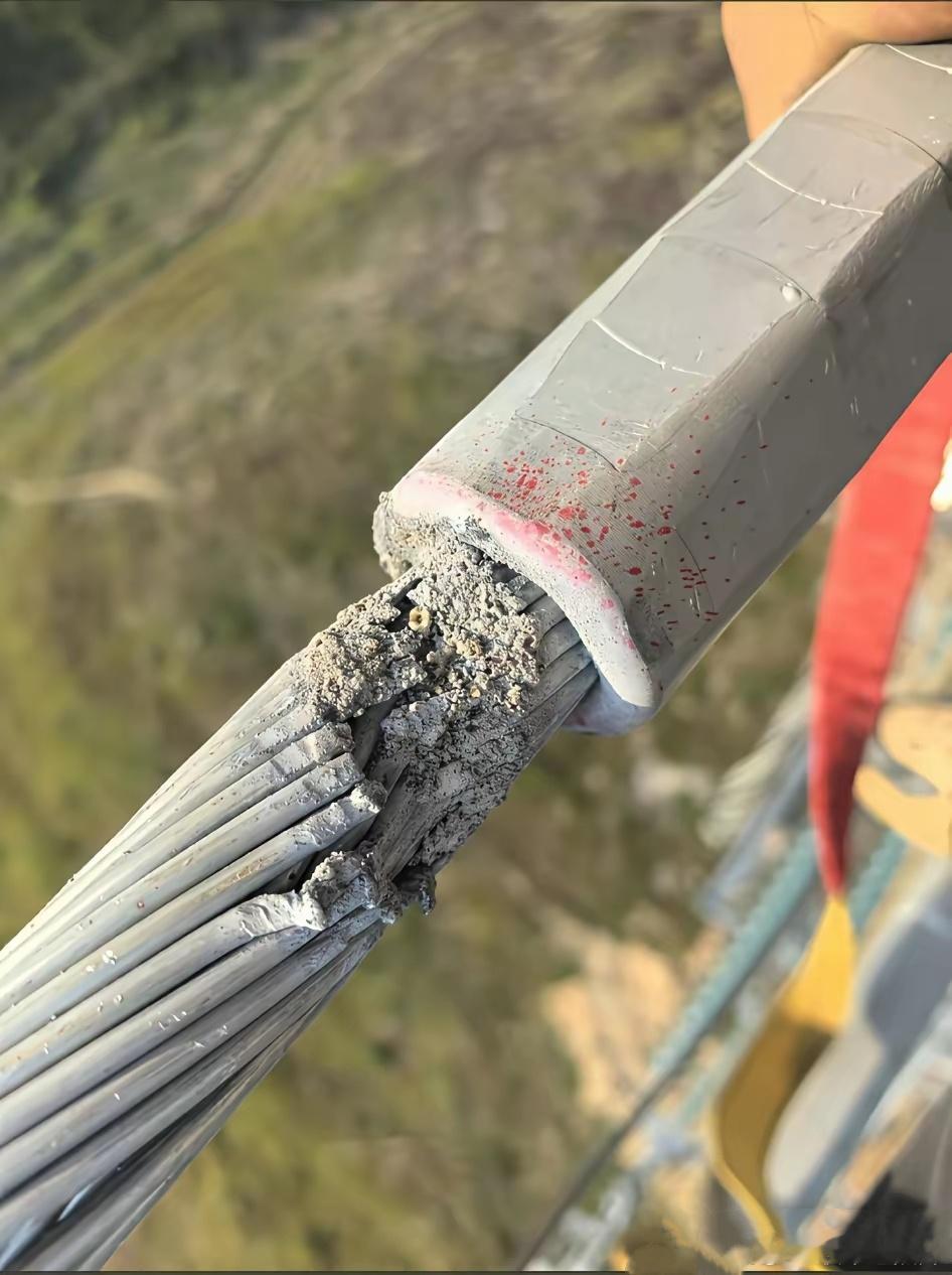 不懂就问，电缆这种熔断怎么修？