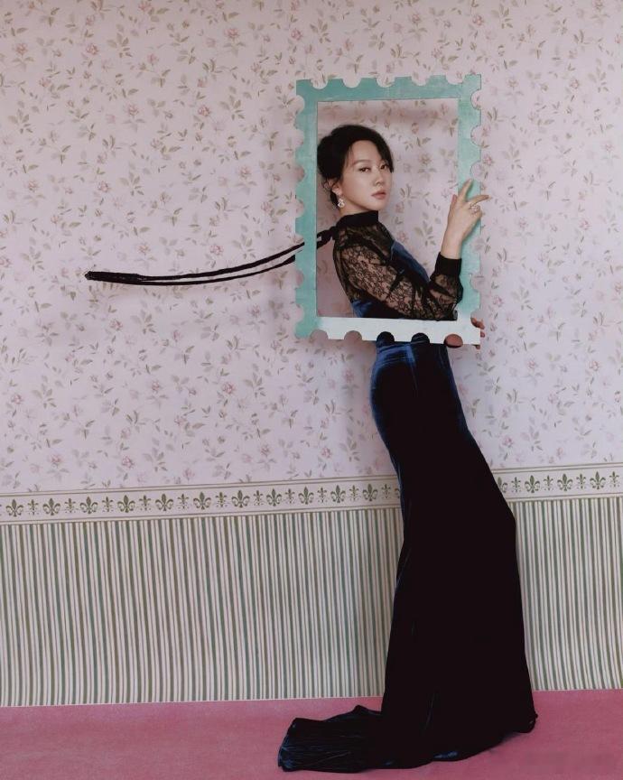 1.闫妮跟前夫离婚后还能继续当朋友，女儿因颜值和演技问题始终都没办法成为大明星，
