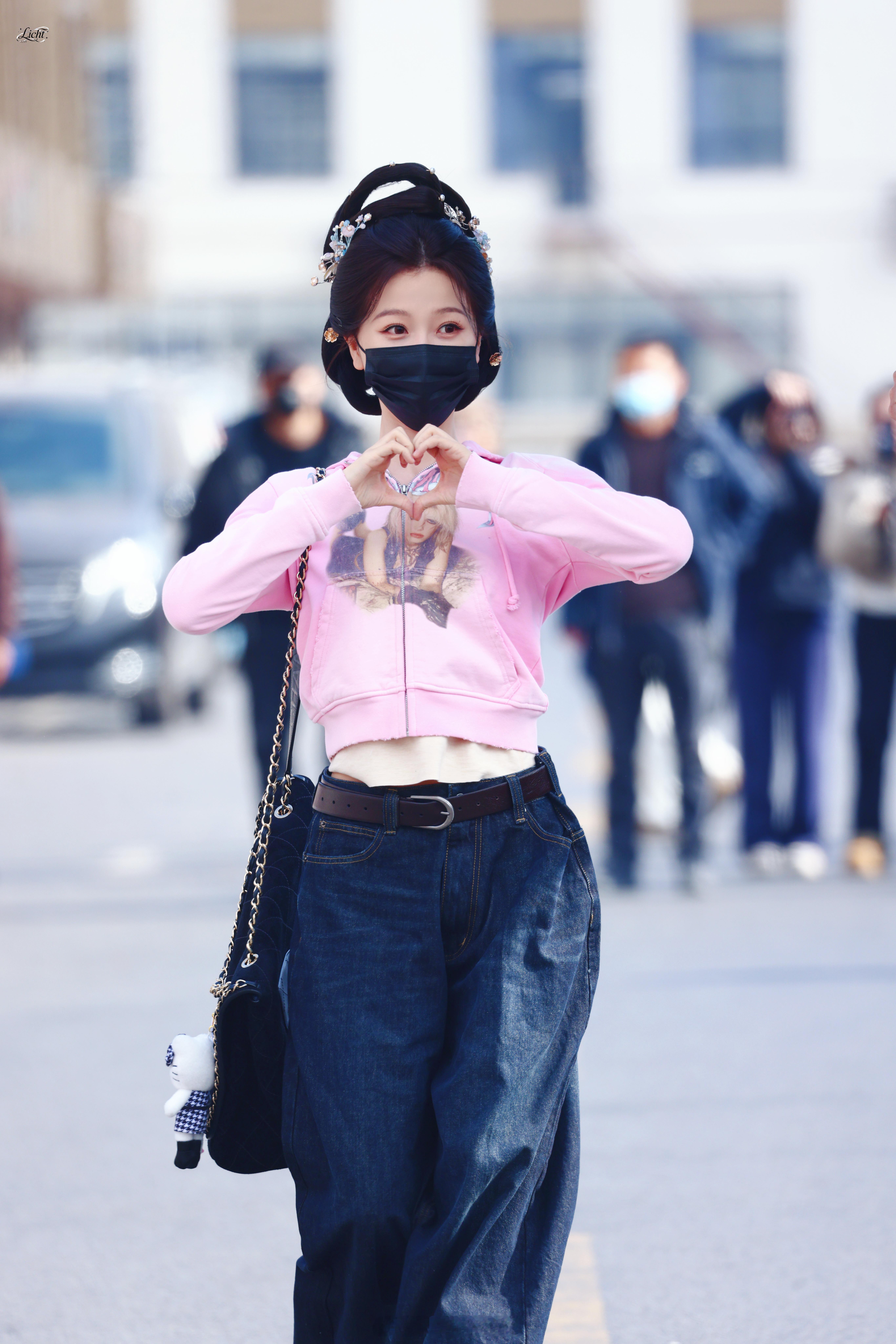 虞书欣云初令路透怎么这么可爱呀！🐟美美的很安心！虞书欣遇见了小时候的自己