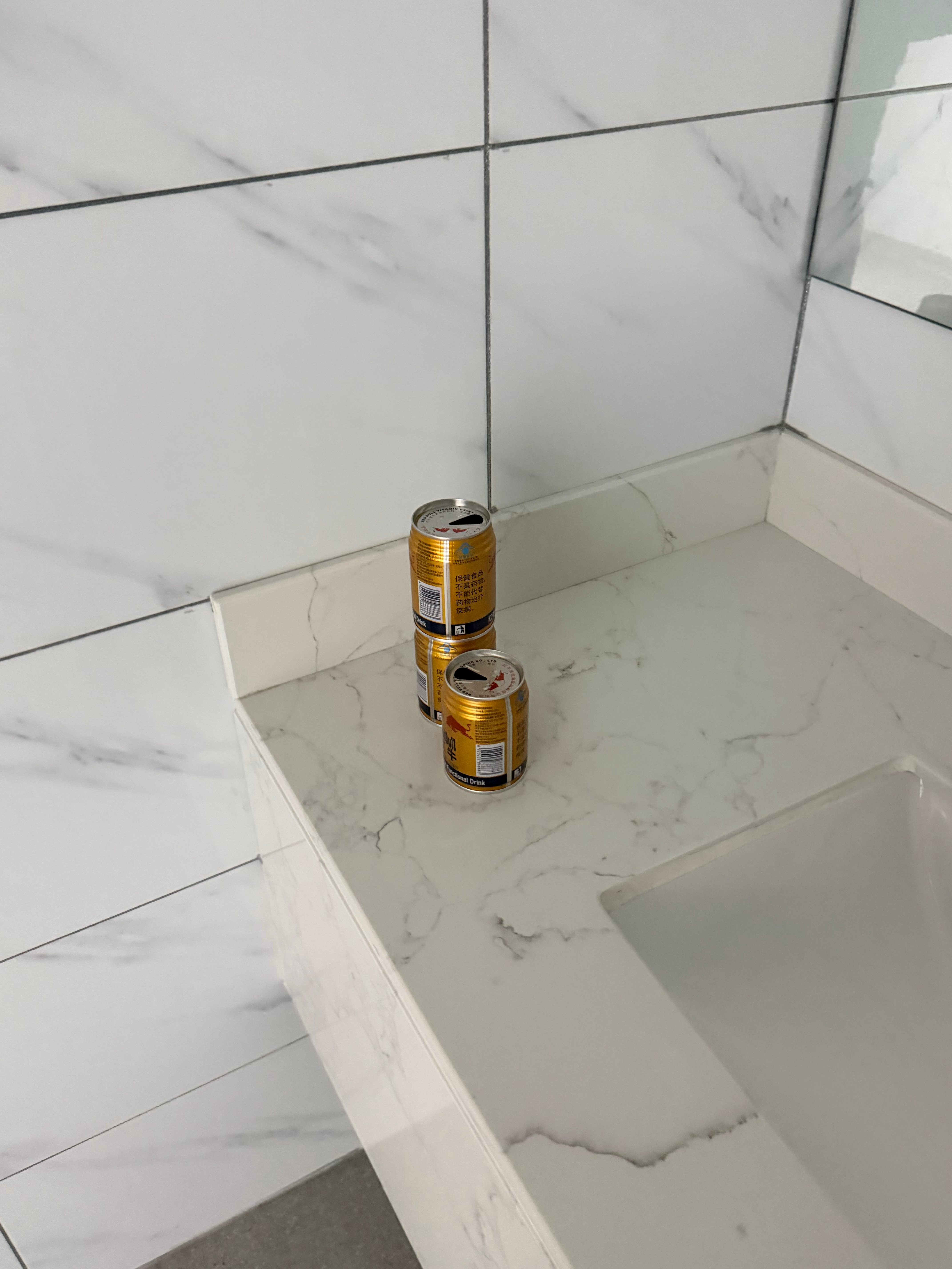 刚在🚾，突然闻到一股子红牛的味道，还以为谁在厕所喝红牛呢 青岛