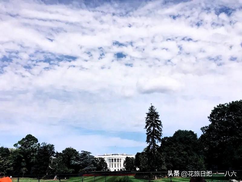 白宫草坪放狂言！特朗普直接摊牌：协议一签，免费石油+霍尔木兹海峡全归美国？
【新