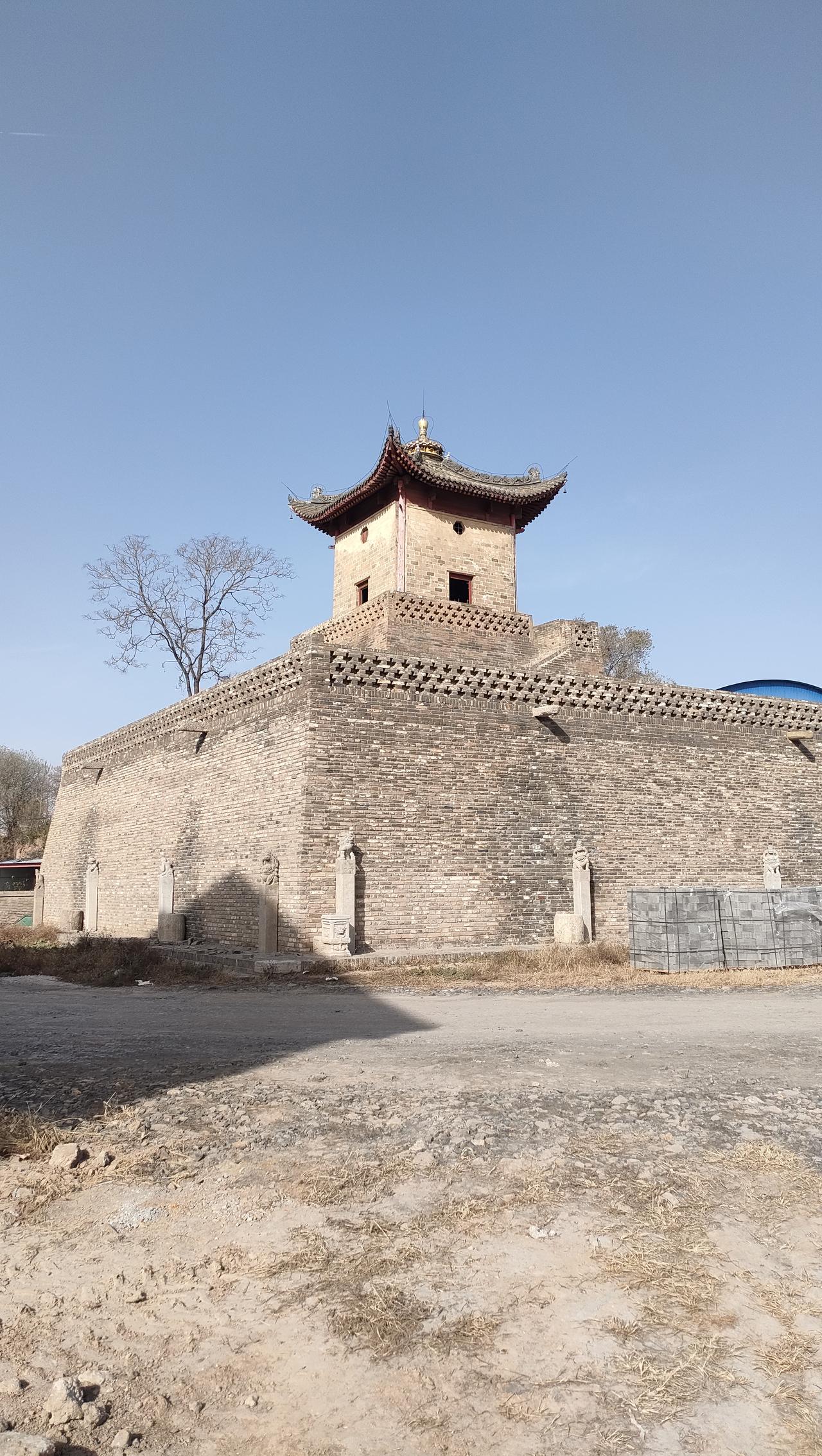 合阳县有位奇人叫康乃心，虽然没有中进士做官，但却是一个实实在在的文化名人。而且还