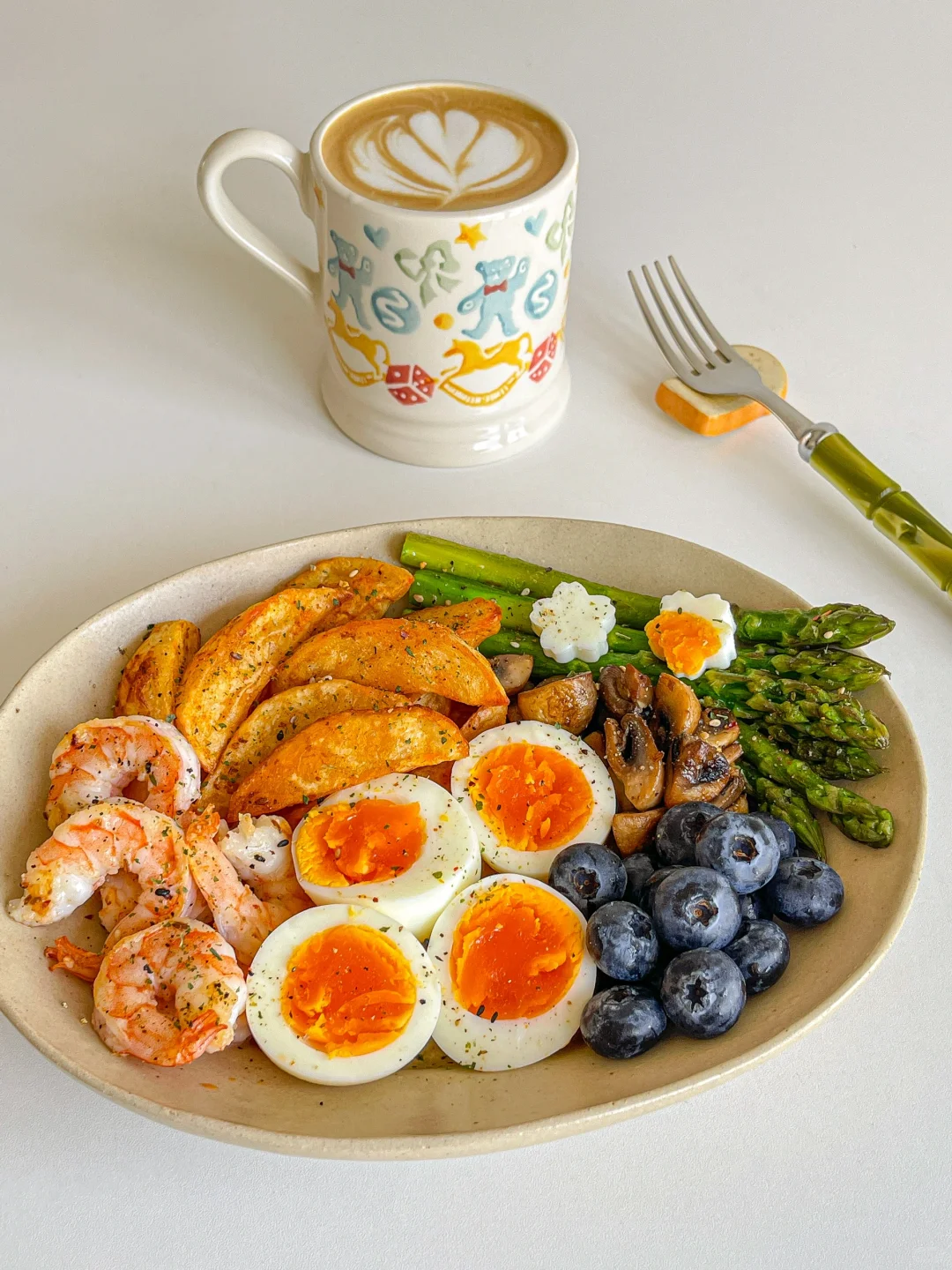 低卡brunch🍤溏心蛋虾仁烤薯角芦笋🥗热拿铁