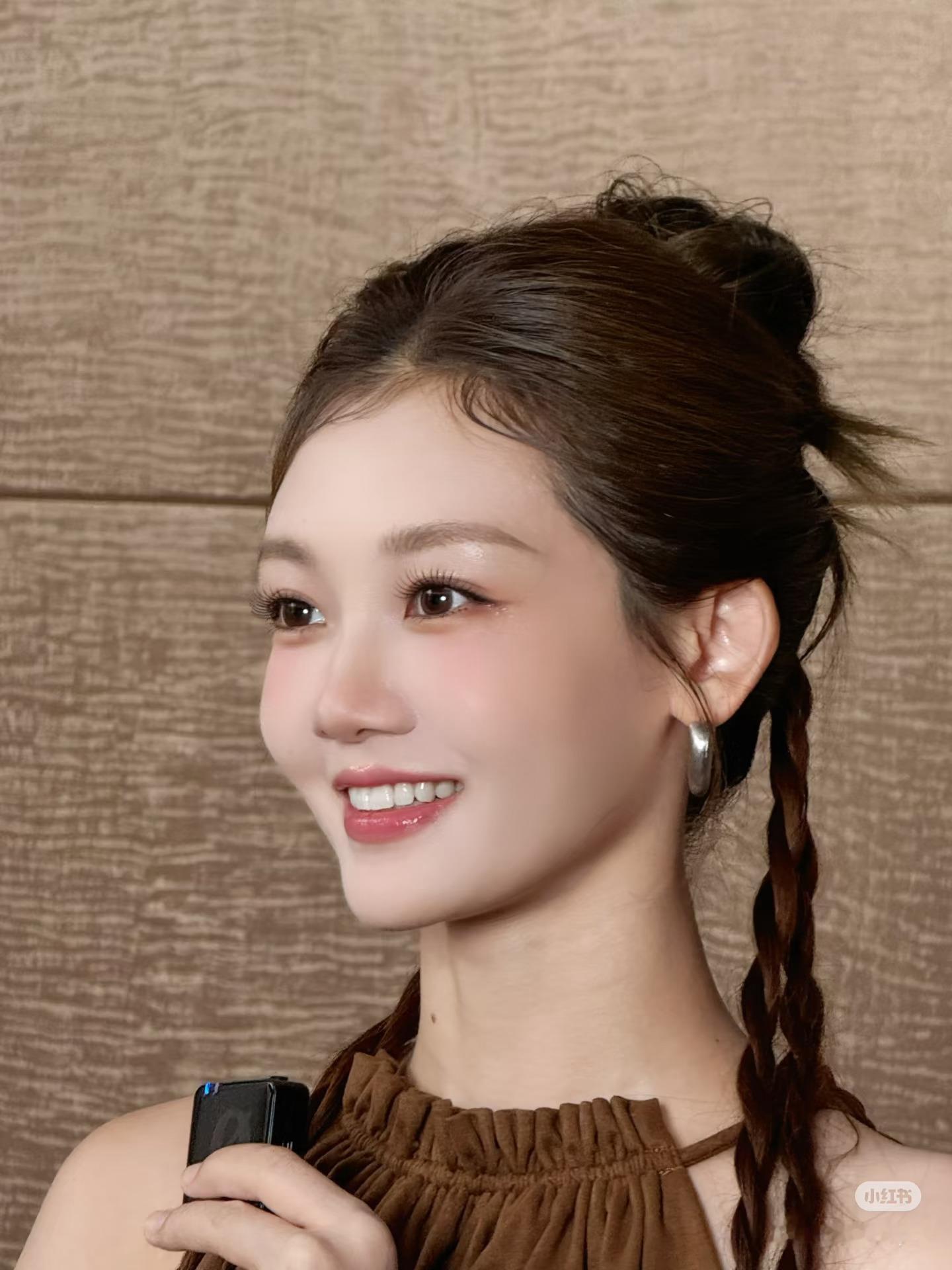 郑恺苗苗一家五口同框真的很幸福的一家人，但是大家如果拍到小朋友正脸照的话可以打码