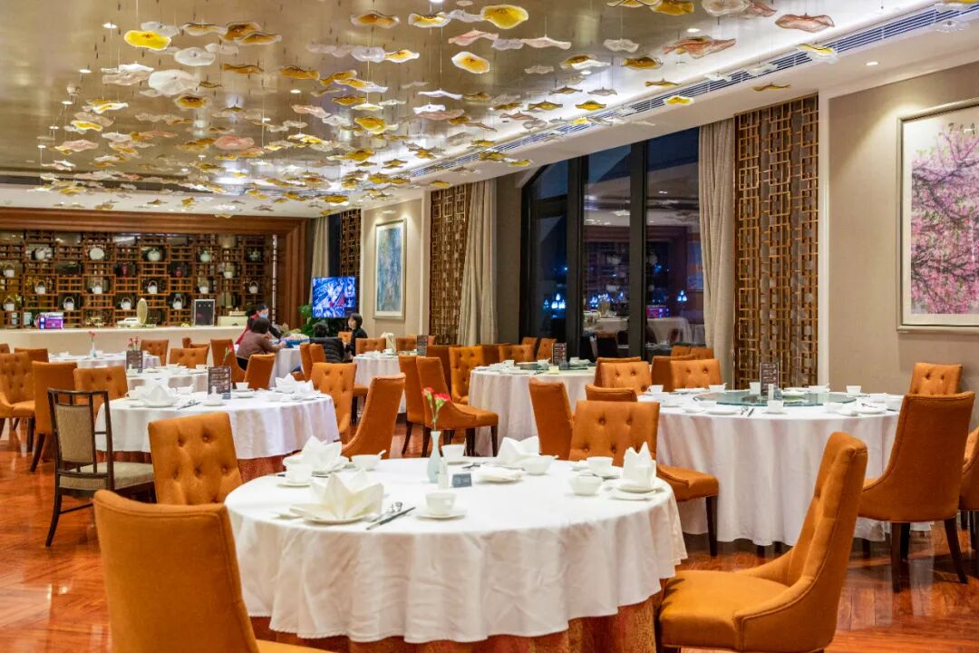 一个商场40家店，地方菜杀疯了！