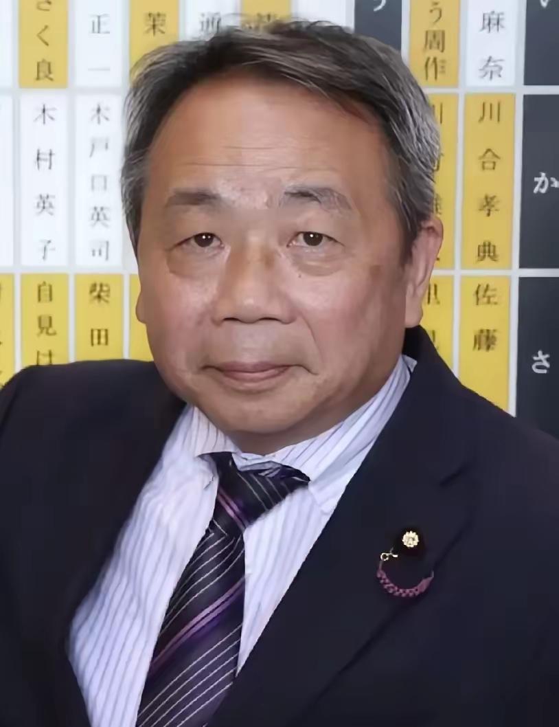 建议将石平判处分裂国家罪，汉奸罪，判处死刑，立即执行，并授权国际刑警通缉及逮捕，