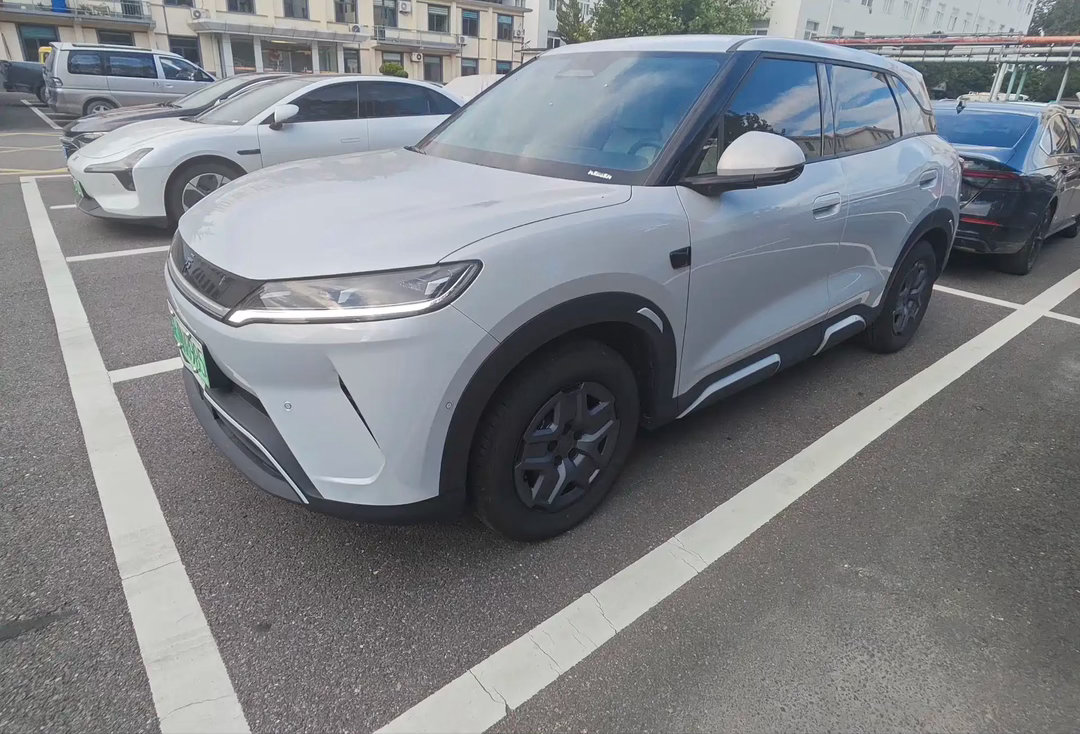 2026 款比亚迪元 UP 8 月焕新上市，定位小型纯电家用 SUV，主打城市灵