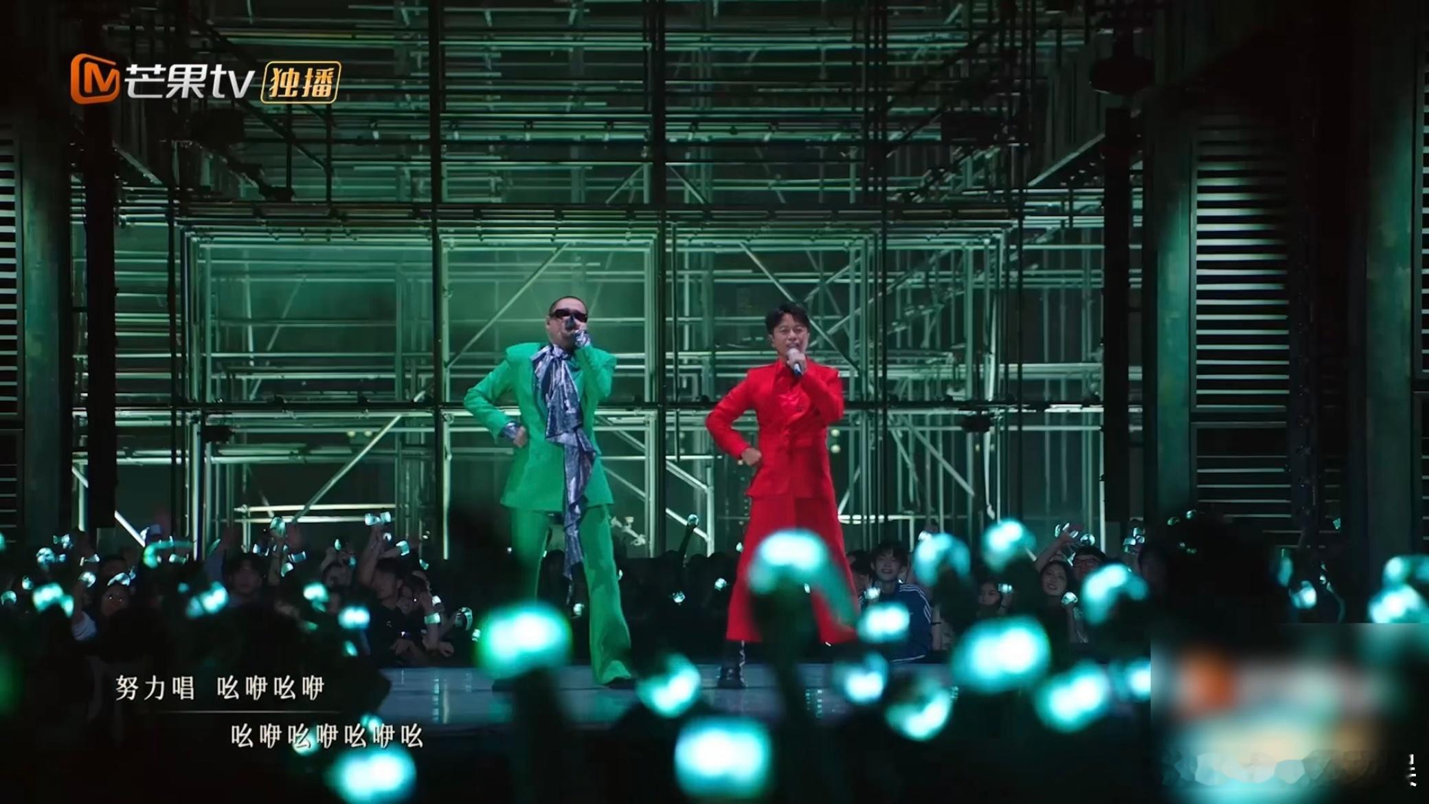 #李克勤护花使者护的是二手玫瑰吧# 在今晚#披荆斩棘4直播见面会# 节目组神来之