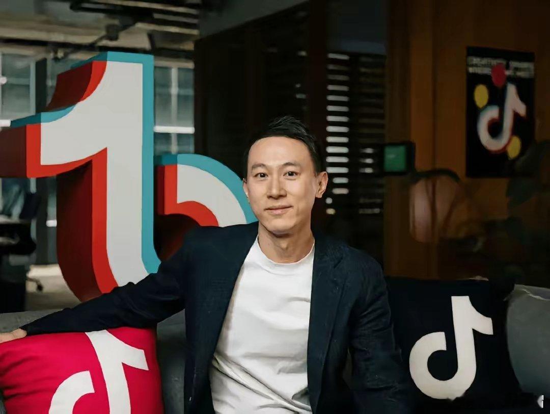 如此辉煌的人，肯定到哪都会吃香。CEO 周受资，新加坡人，42岁，传说中年薪数亿