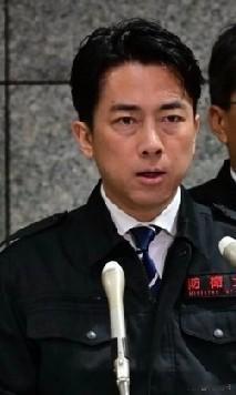 小泉进次郎的发言简直是大型造谣现场！一边指责中国“散布虚假信息”，一边自己睁着眼